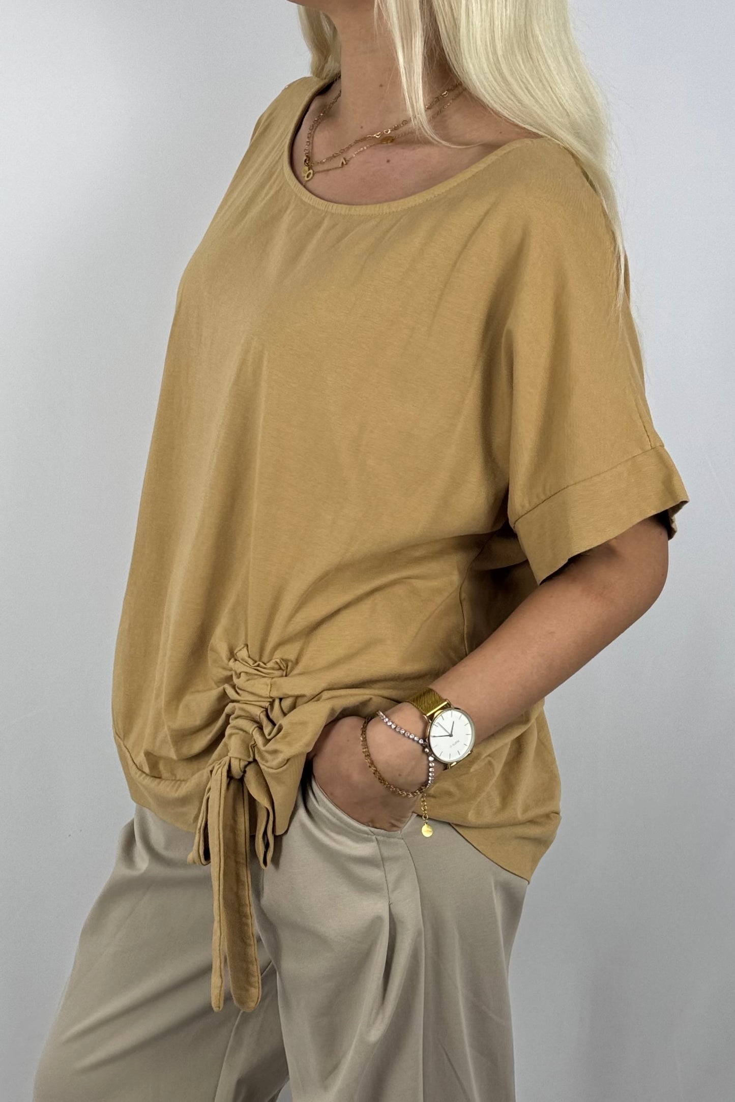 Shirt mit Raffdetail & Zierschnürung – lässig und modern-Kamel
