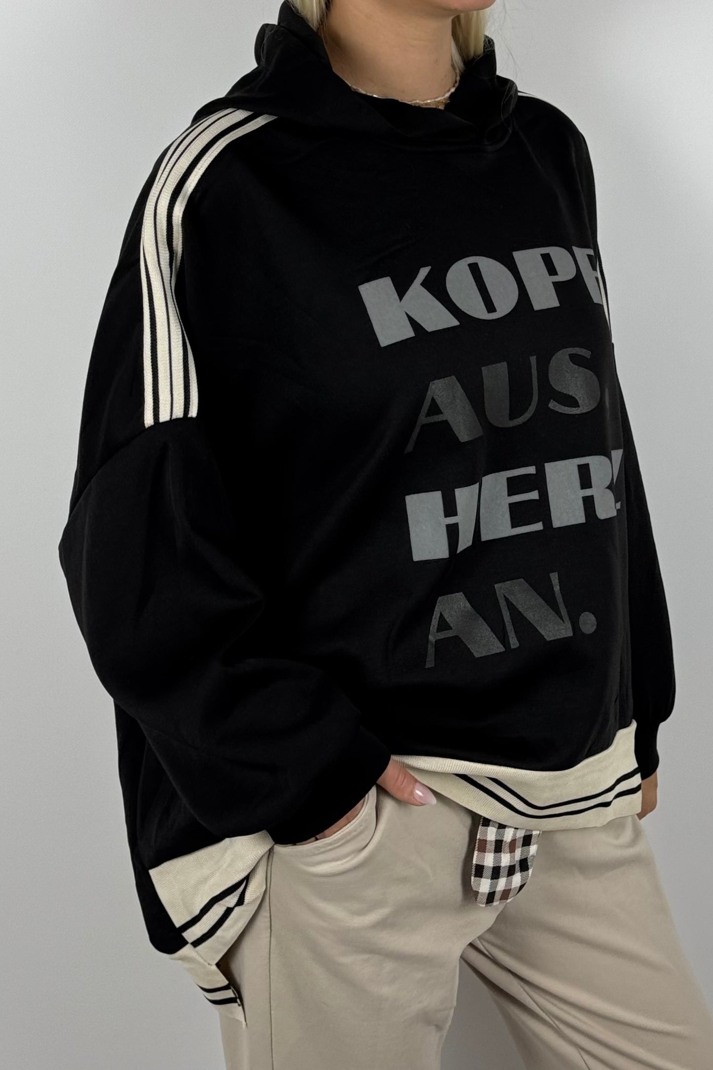 Oversize Hoodie „Kopf aus, Herz an“-Schwarz