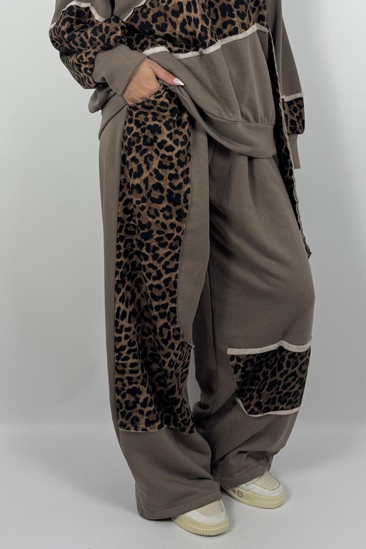 Damen Wide-Leg Hose mit Leo-Muster & Patchwork-Design – Mud