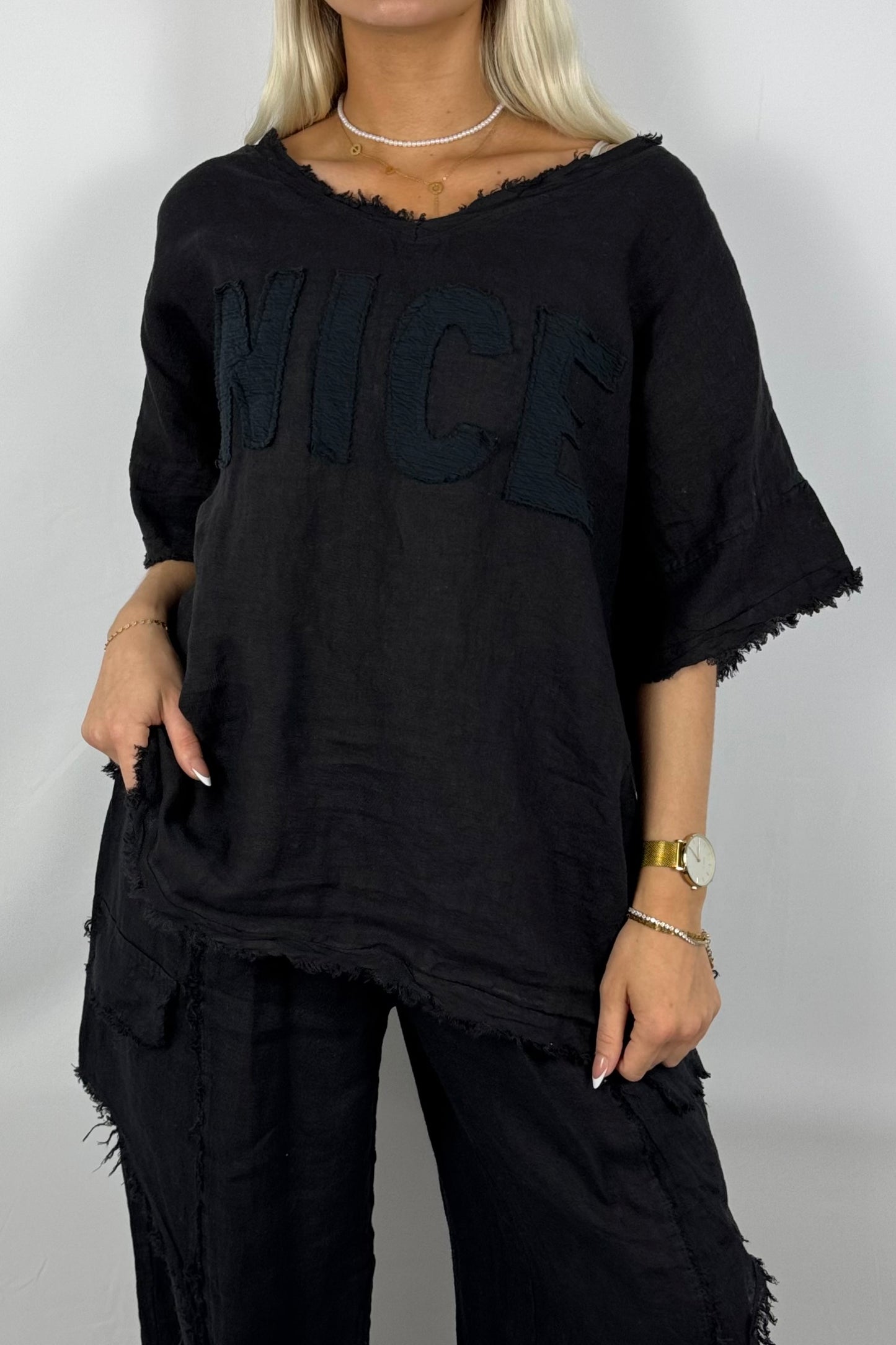 Leinen-Shirt mit „NICE“-Applikation-Schwarz