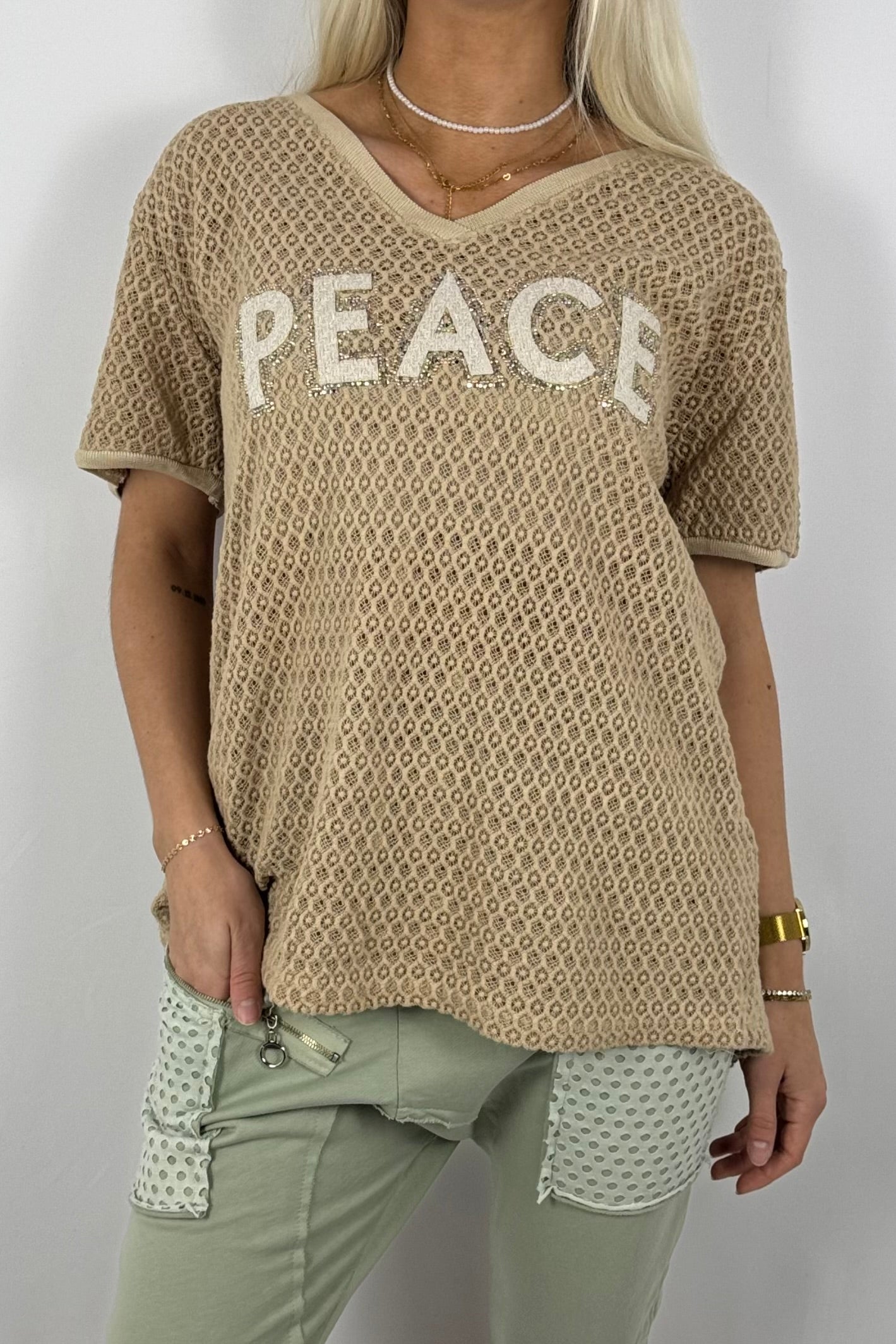 Netz-Shirt „PEACE“ mit Strass-Applikation-Kamel