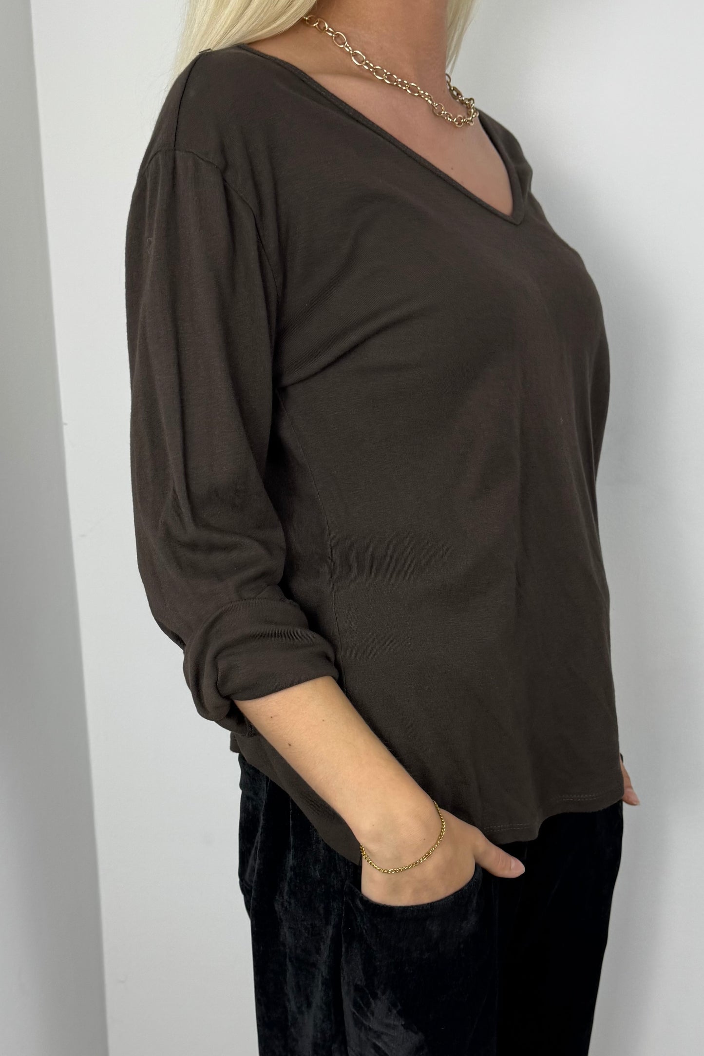 Damen Shirt mit V-Ausschnitt und gekrempelten Ärmeln