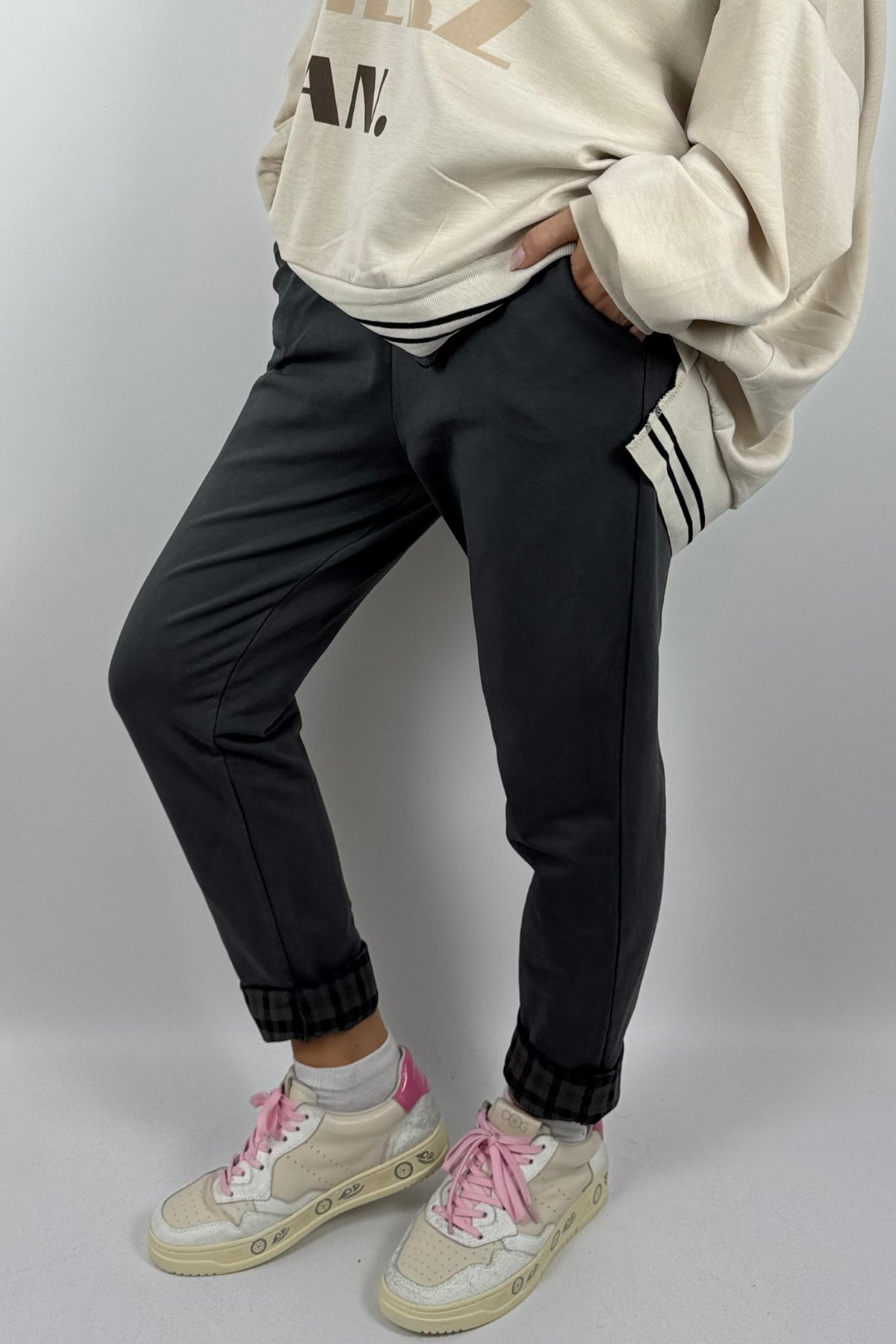 Damenhose mit Karomuster-Details & Bindegürtel-Grau