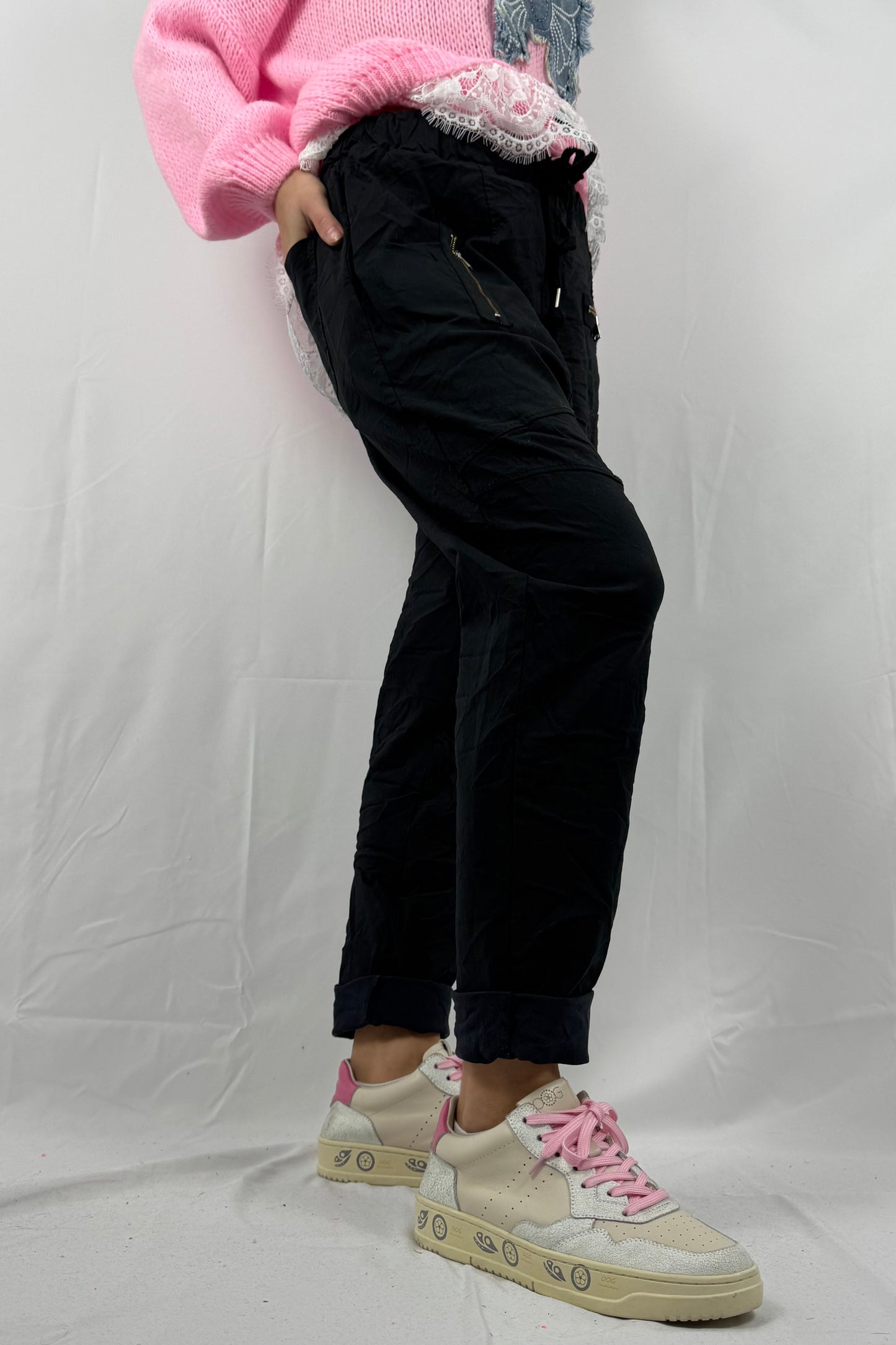 Hose mit elastischem Bund & Reißverschlusstaschen-Schwarz