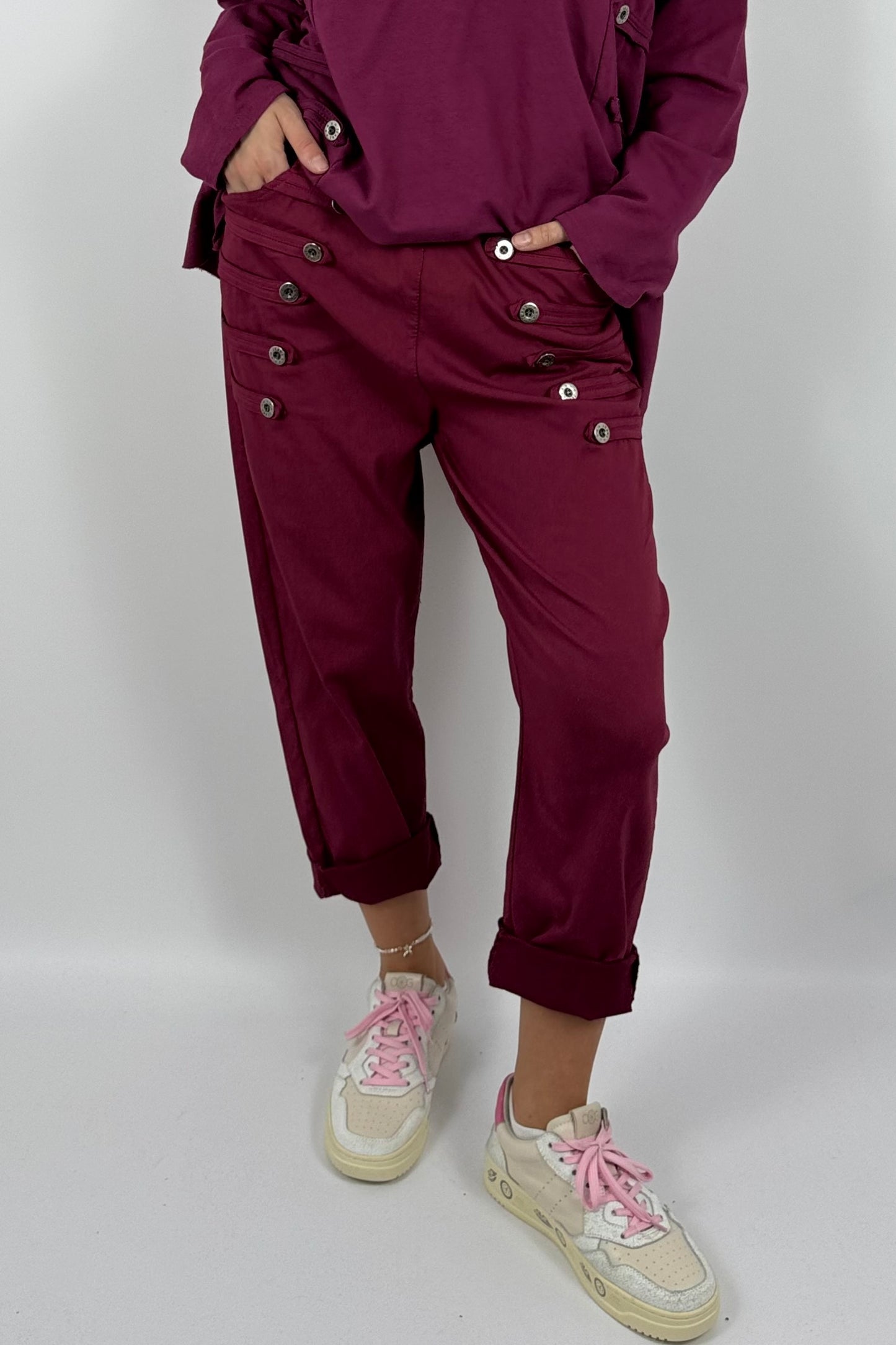 Damen Schlupfhose mit Knopfdetails – Bordeaux