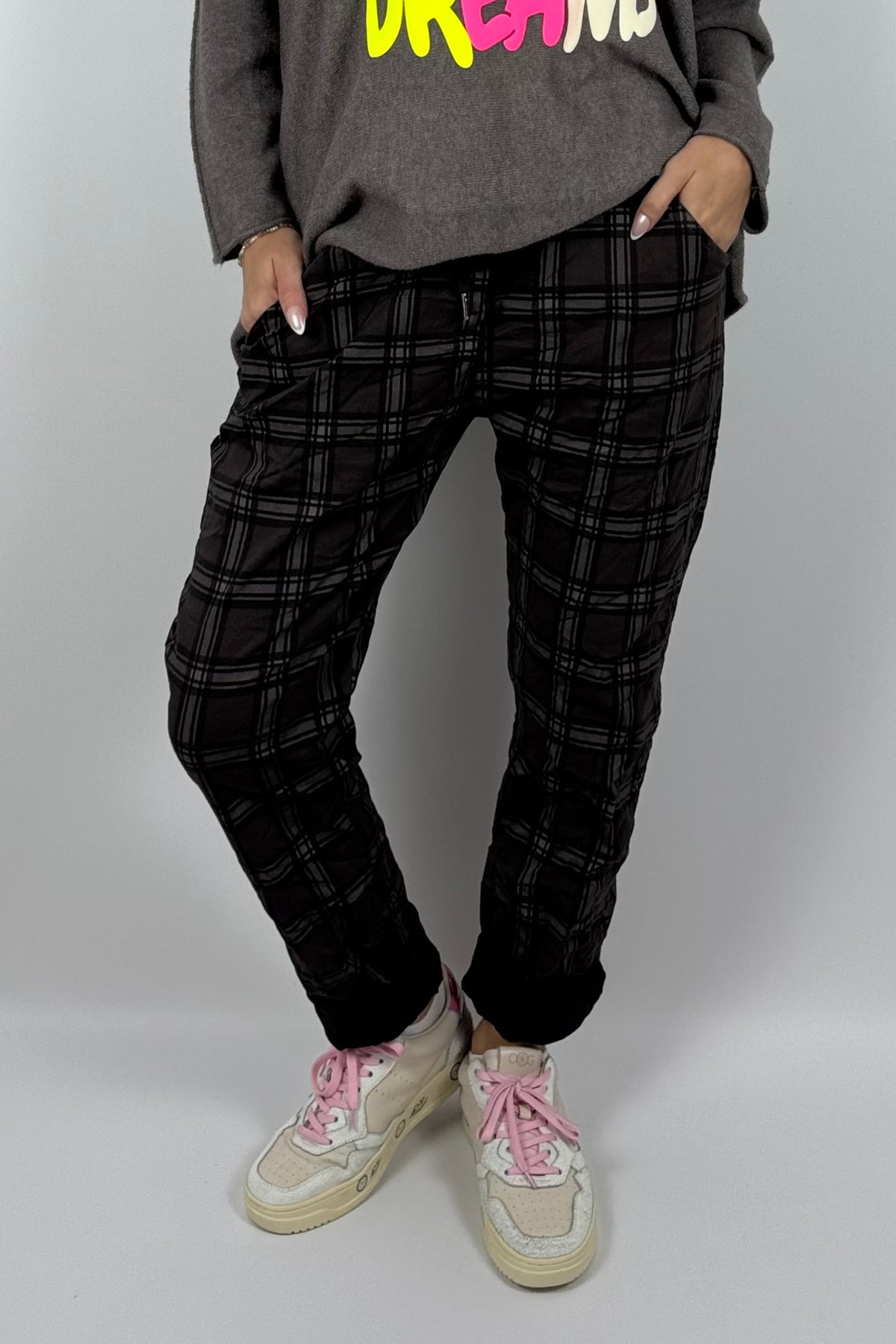 Damen Schlupfhose mit Karomuster- Schoko