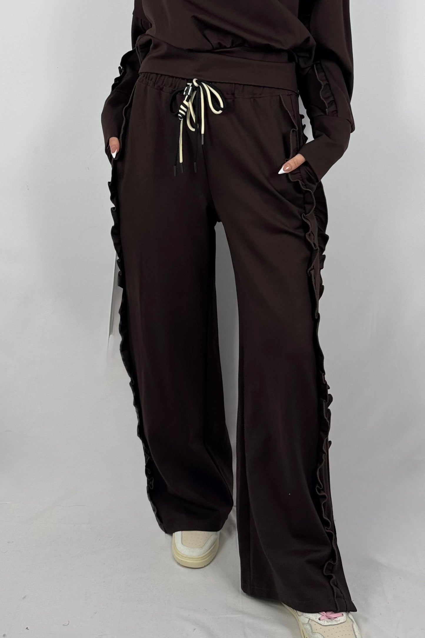 Lässige Hose mit Rüschen-Details-Schoko