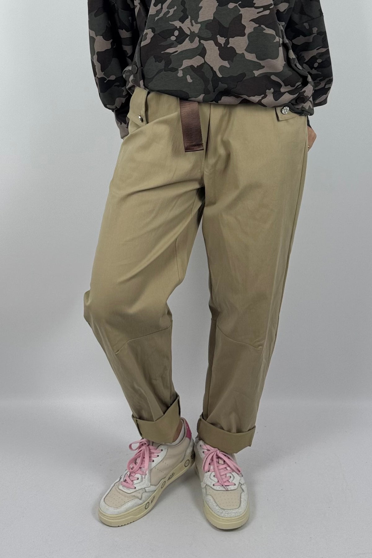 Modische Damen Balloonhose mit Gürtel – Safari