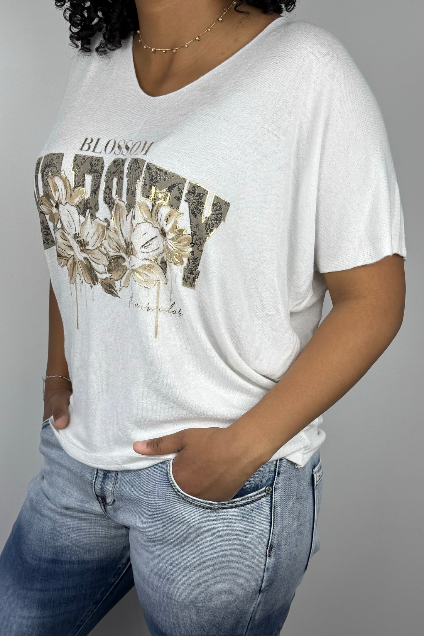 Oversized Shirt mit „Blossom Harmony“-Print und Blumenmotiv-Weiß