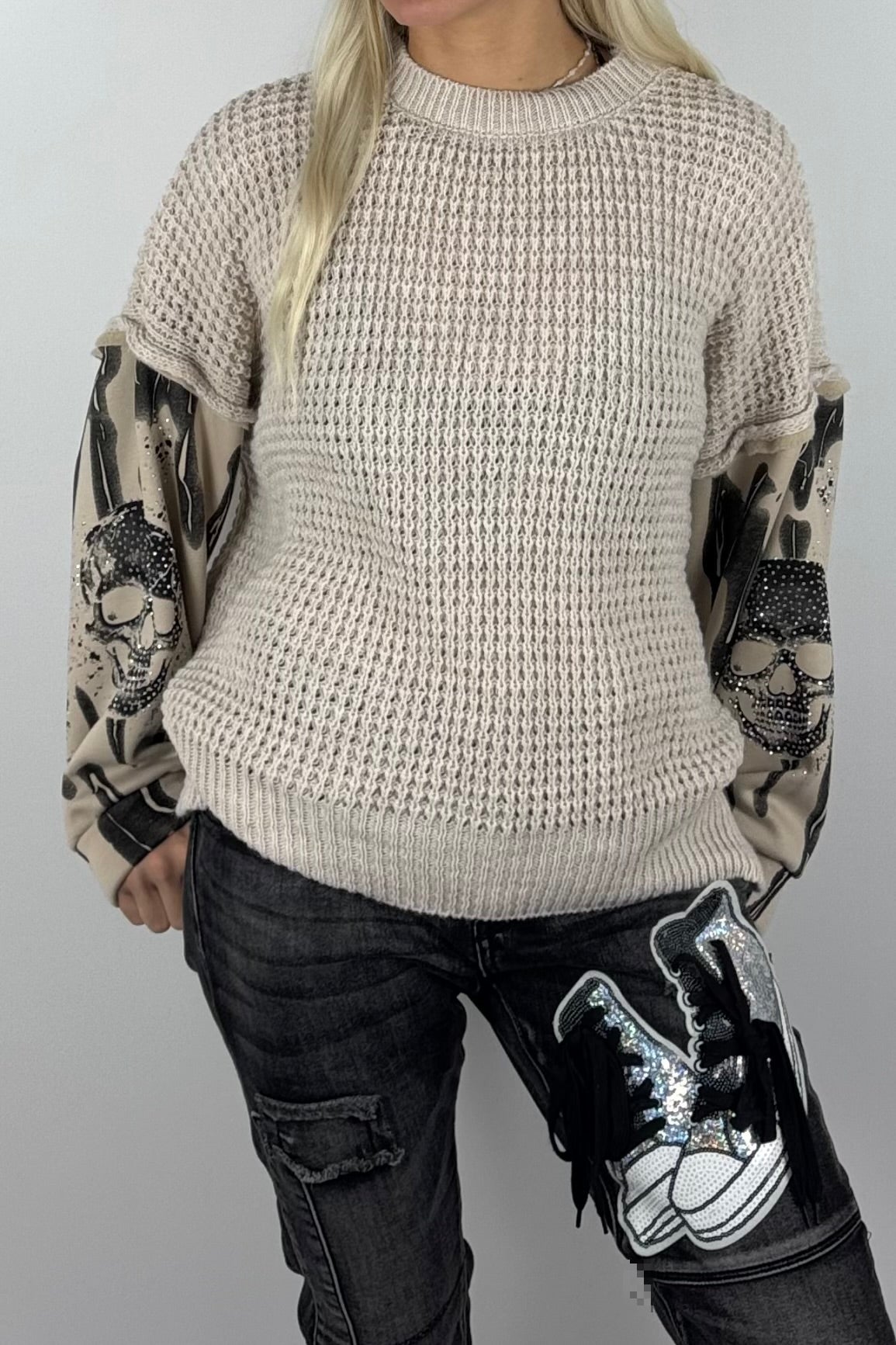 Damen-Pullover mit Strickstruktur und Totenkopfärmeln-Beige