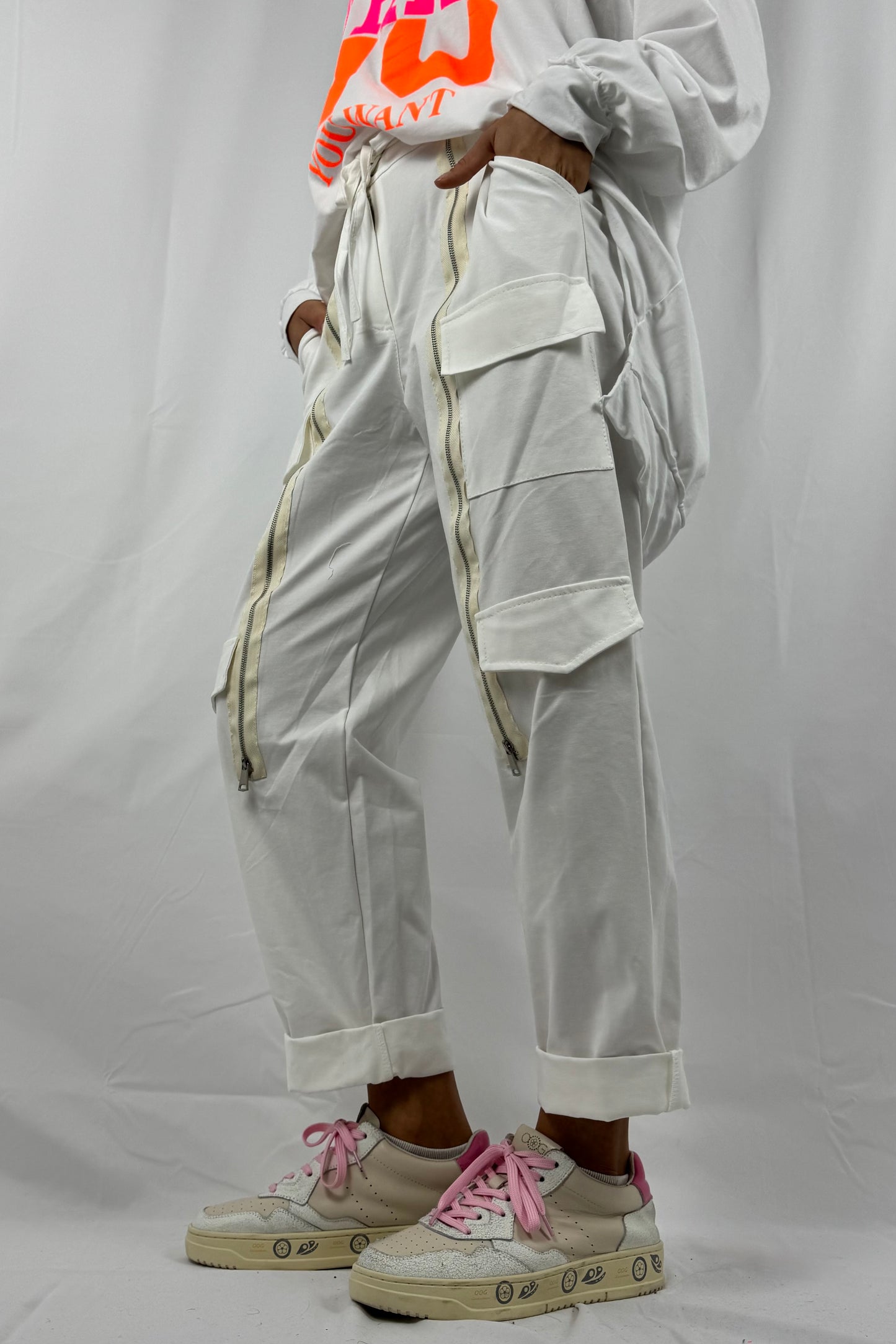 Hose mit Elastikbund, Zipper-Details & Taschen-Weiß