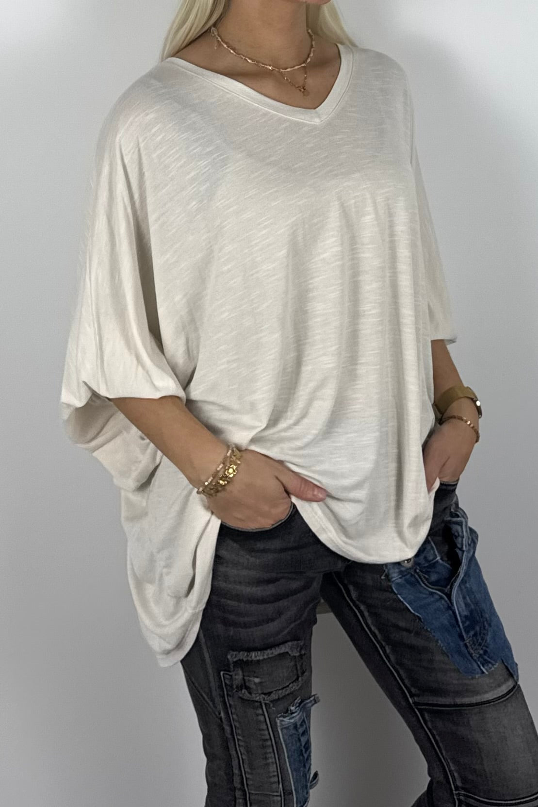 Damen Oversize Shirt mit V-Ausschnitt – Weiß