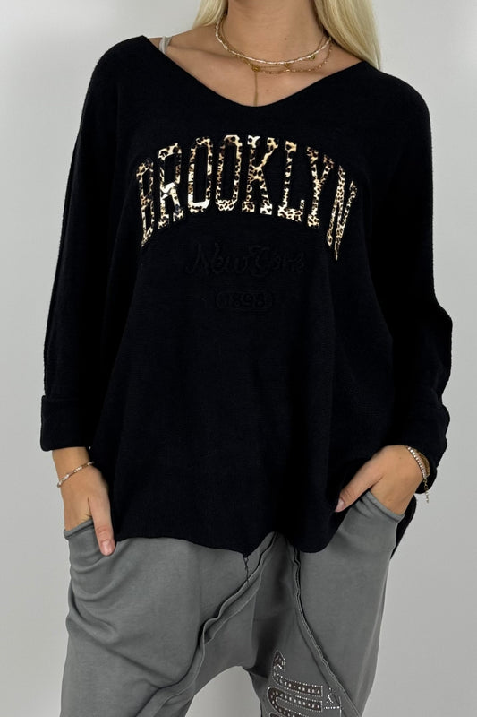Oversize Shirt „BROOKLYN“ mit V-Ausschnitt – Schwarz