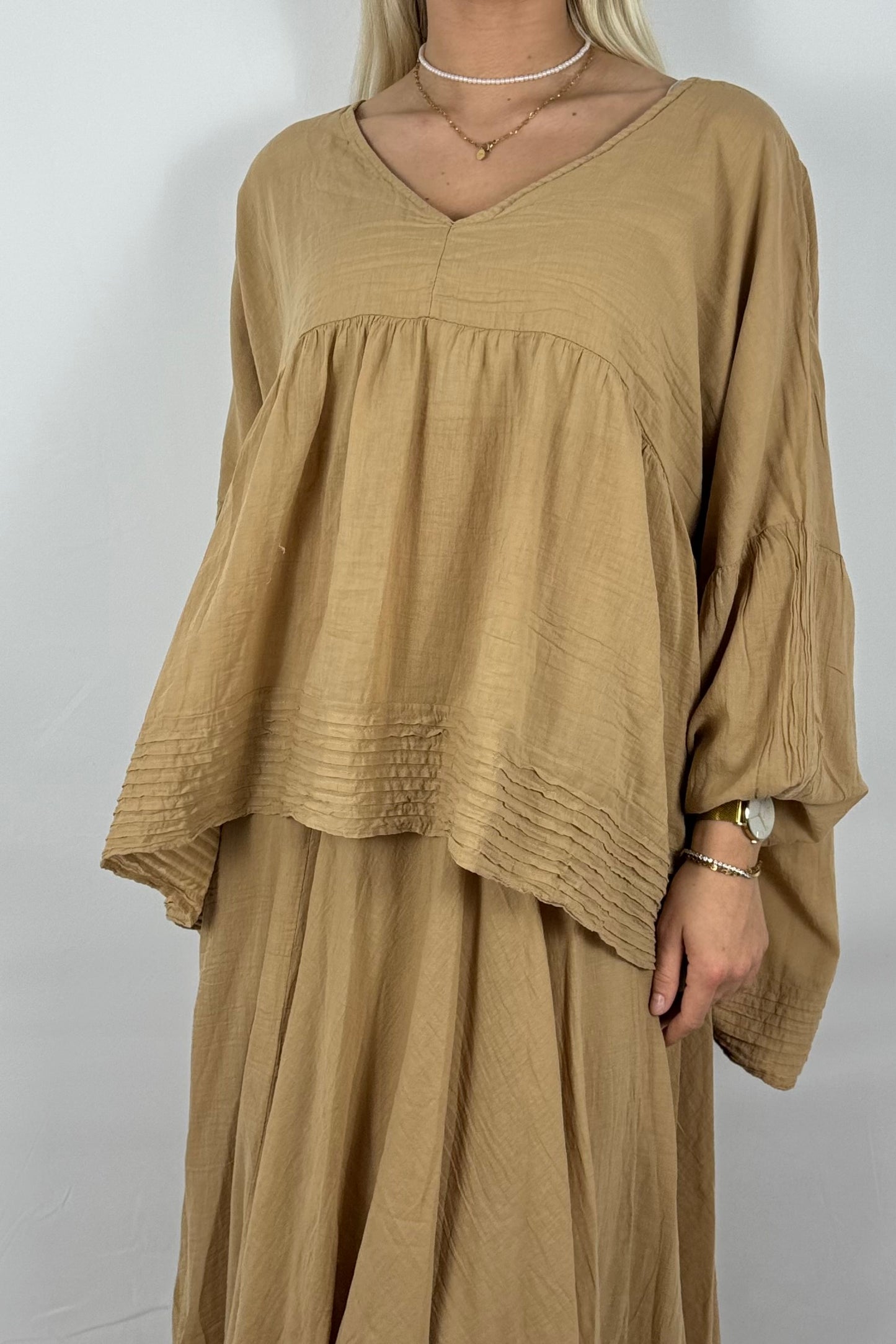 Oversize Bluse mit Volant – 100% Baumwolle-Cammel