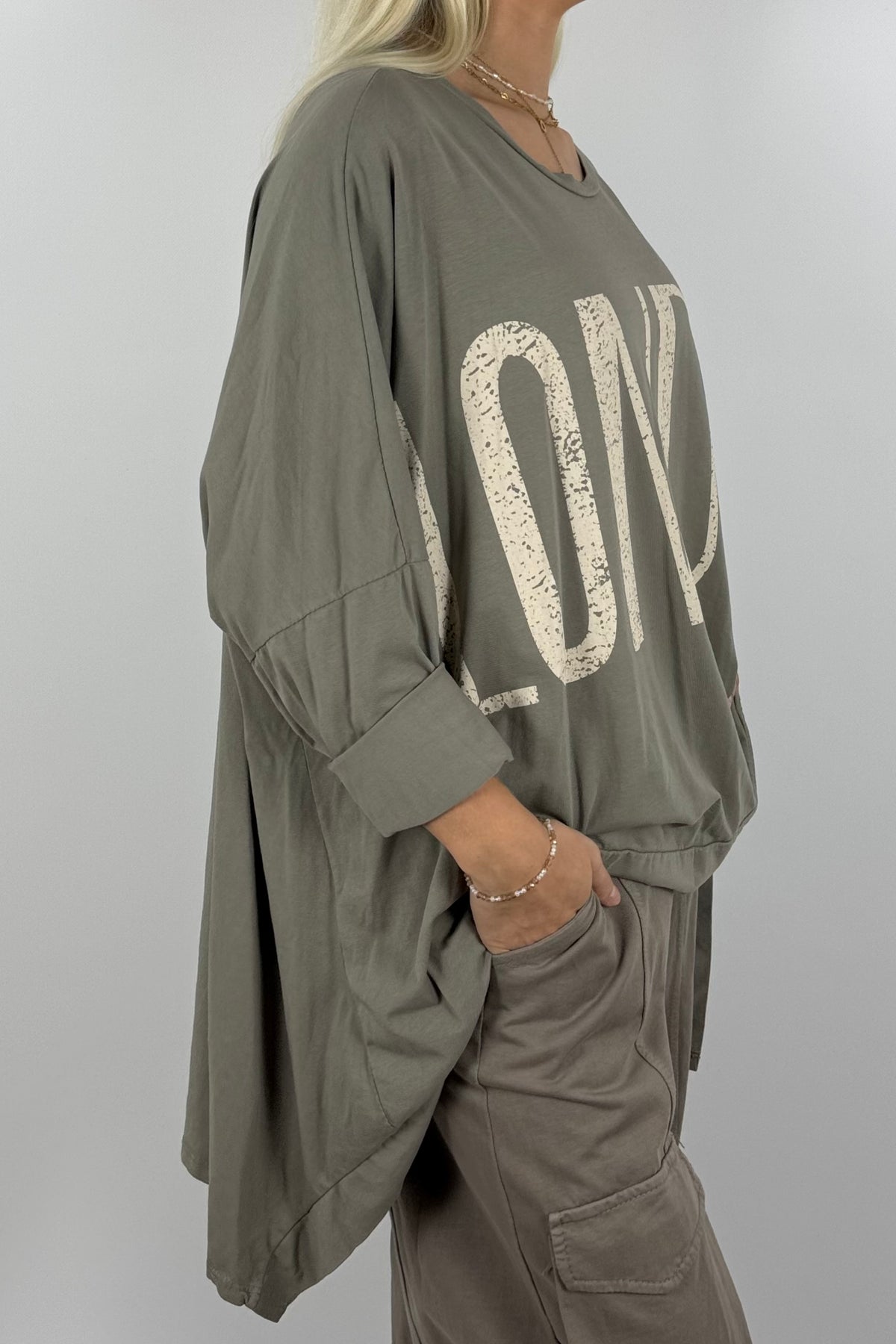 Oversize Shirt mit „LONDON“-Print – Mud