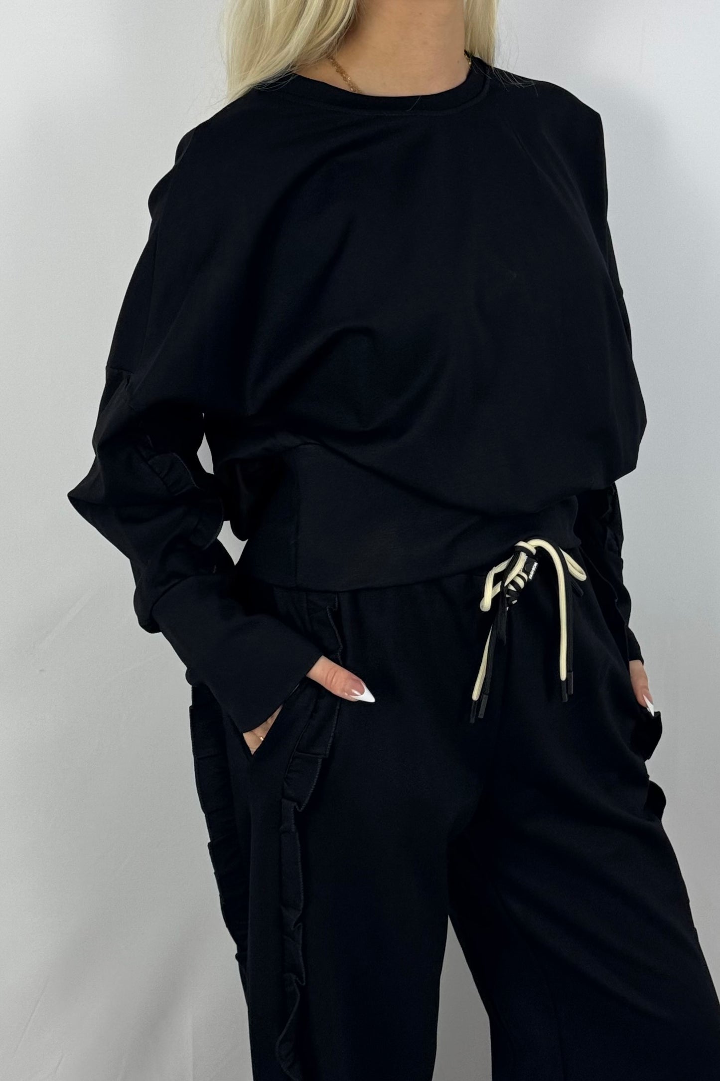 Sweatshirt mit Rüschen-Details-Schwarz