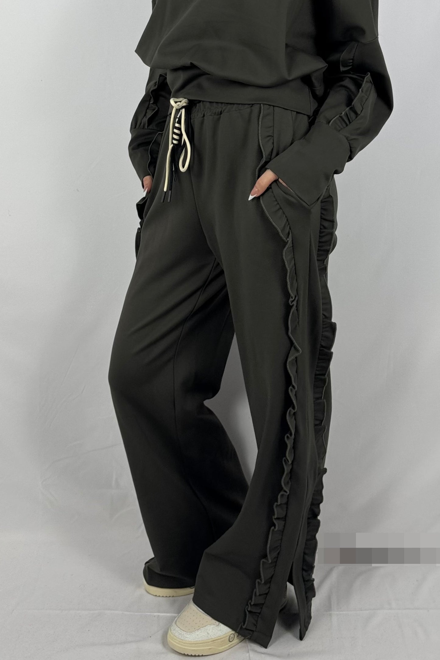 Lässige Hose mit Rüschen-Details-Khaki