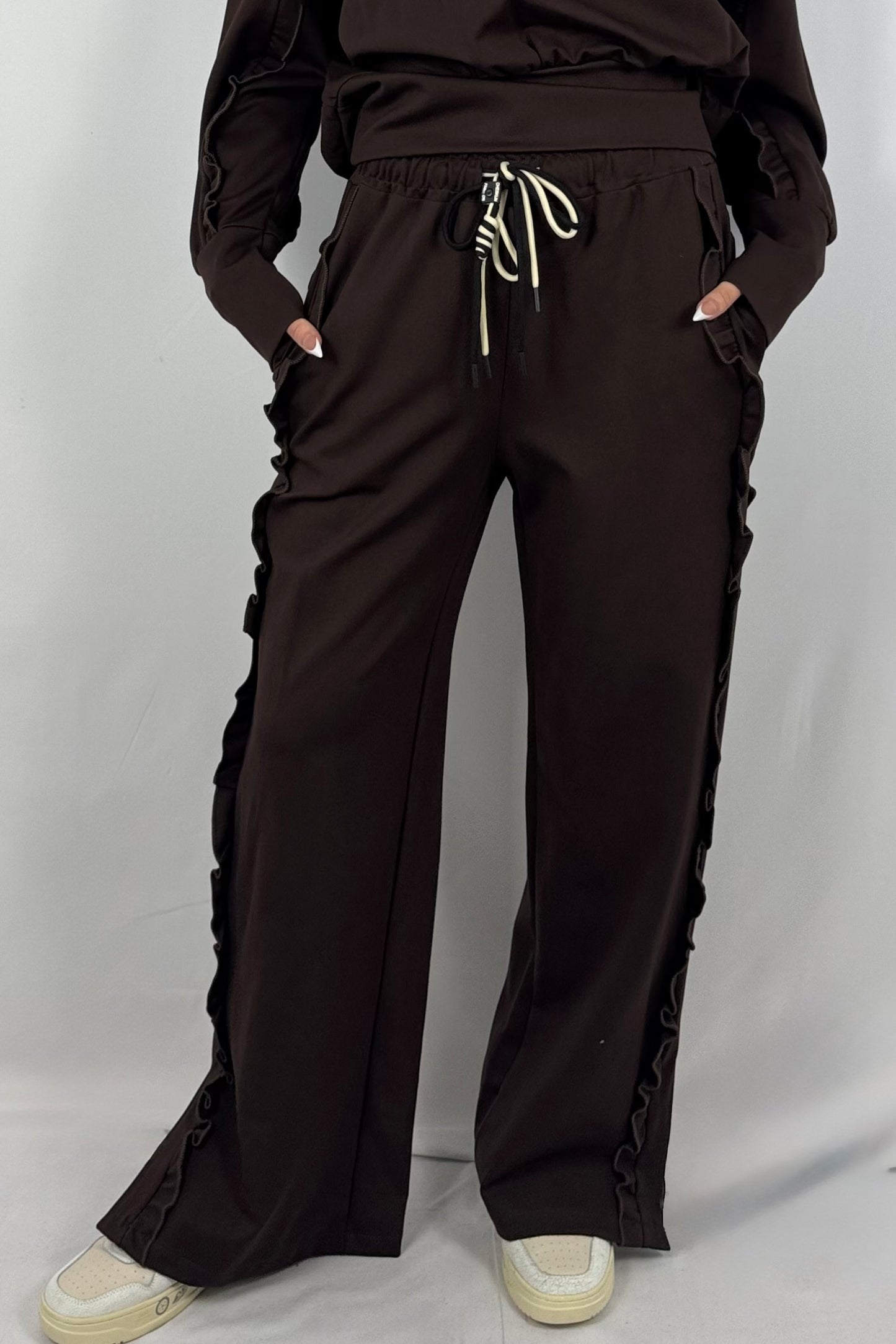 Lässige Hose mit Rüschen-Details-Schoko