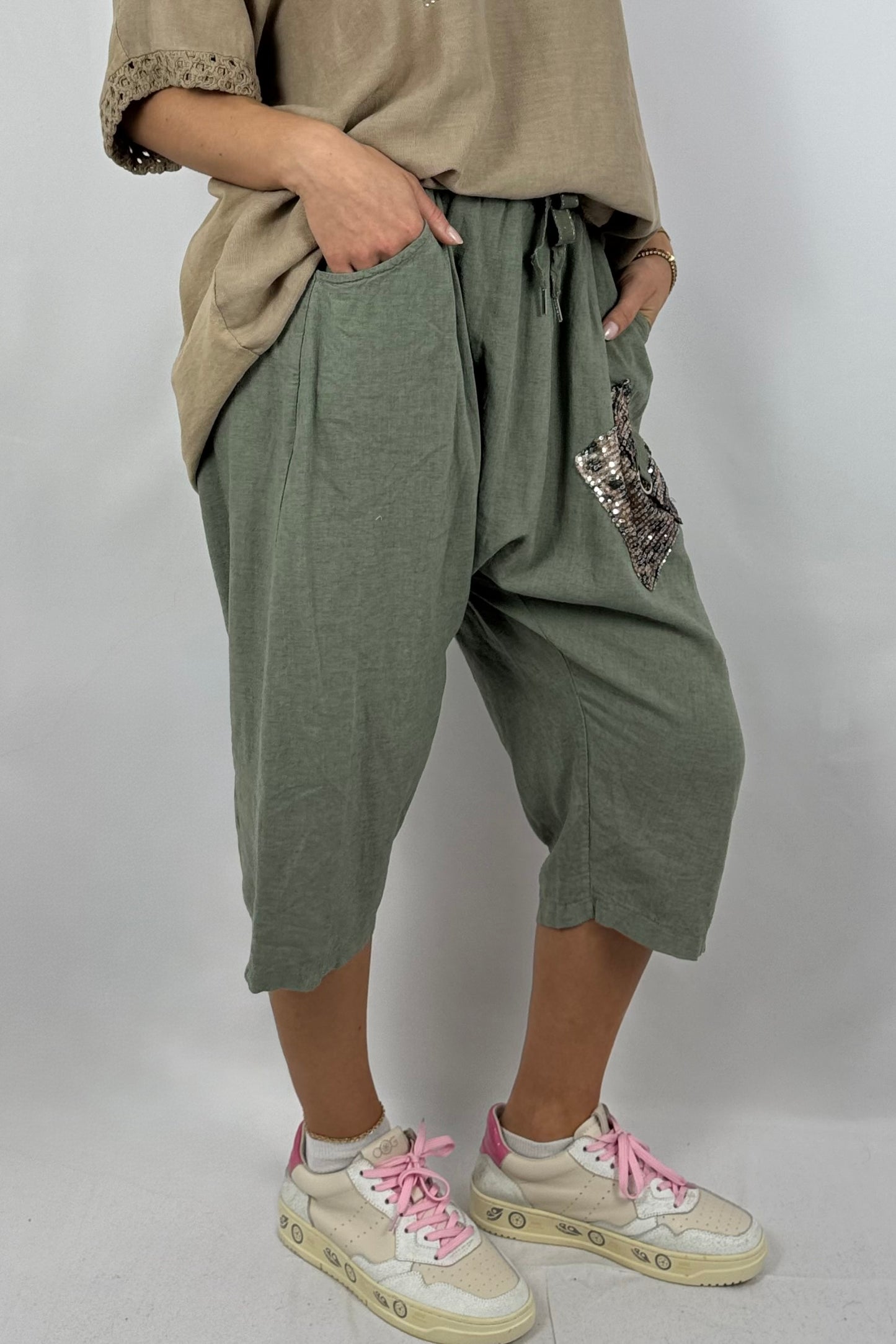 Leinen-Shorts mit Pailletten-Applikation-Khaki