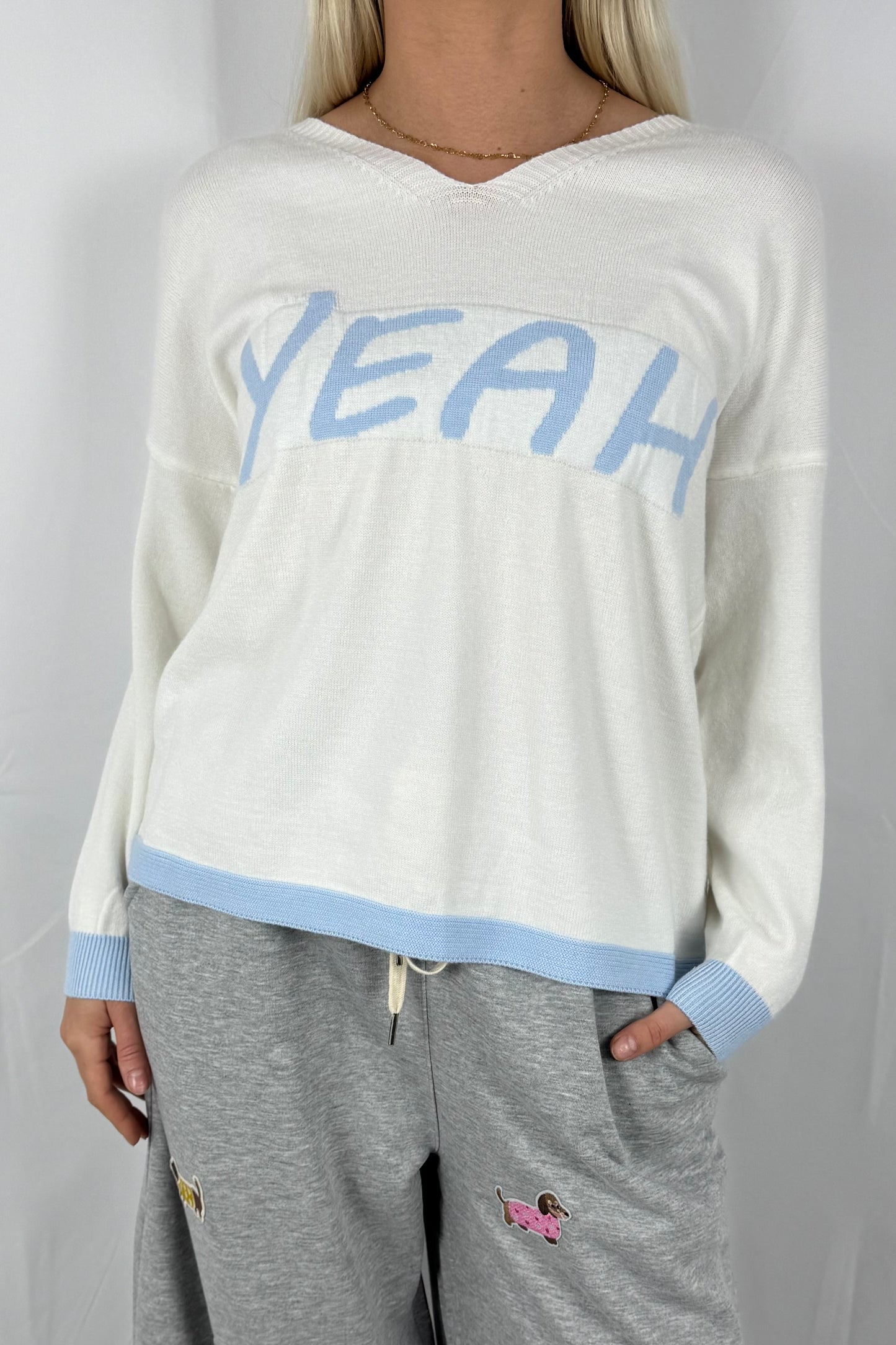 Damen Strickshirt „YEAH“-Hellblau