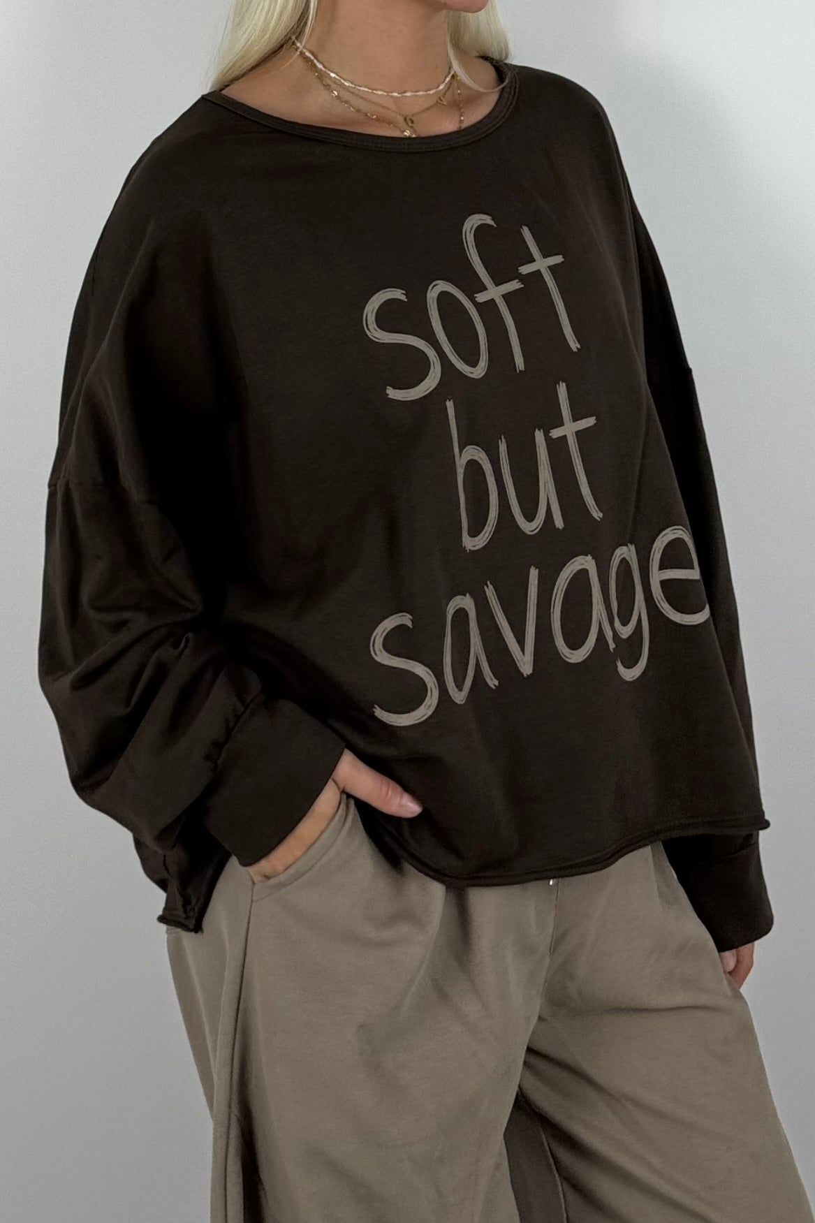 Oversize Shirt „Soft but Savage“ –Schoko
