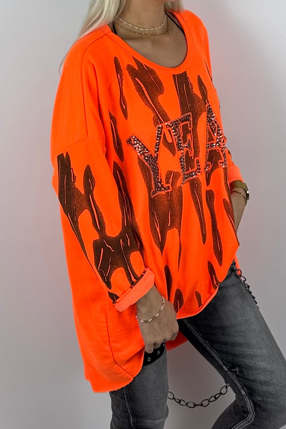 Damen-Sweatshirt mit „YEAH“-Schriftzug und Glitzersteinen-Neon Orange