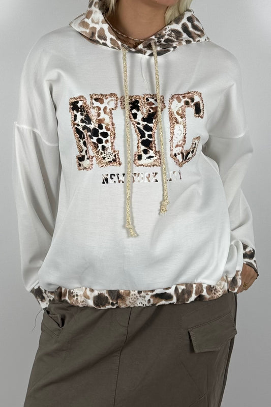 Oversize Pullover mit Kapuze & NYC Leo-Print – Weiß