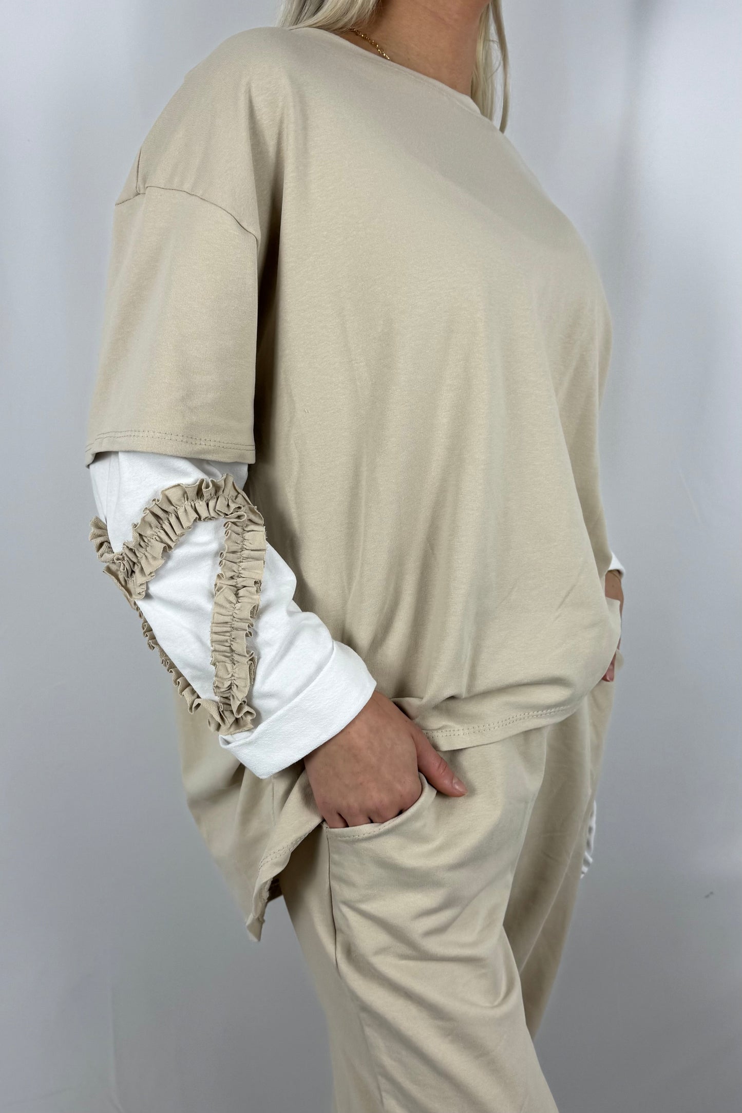 Damen Shirt mit Herz Applikation an den Ärmeln-Beige