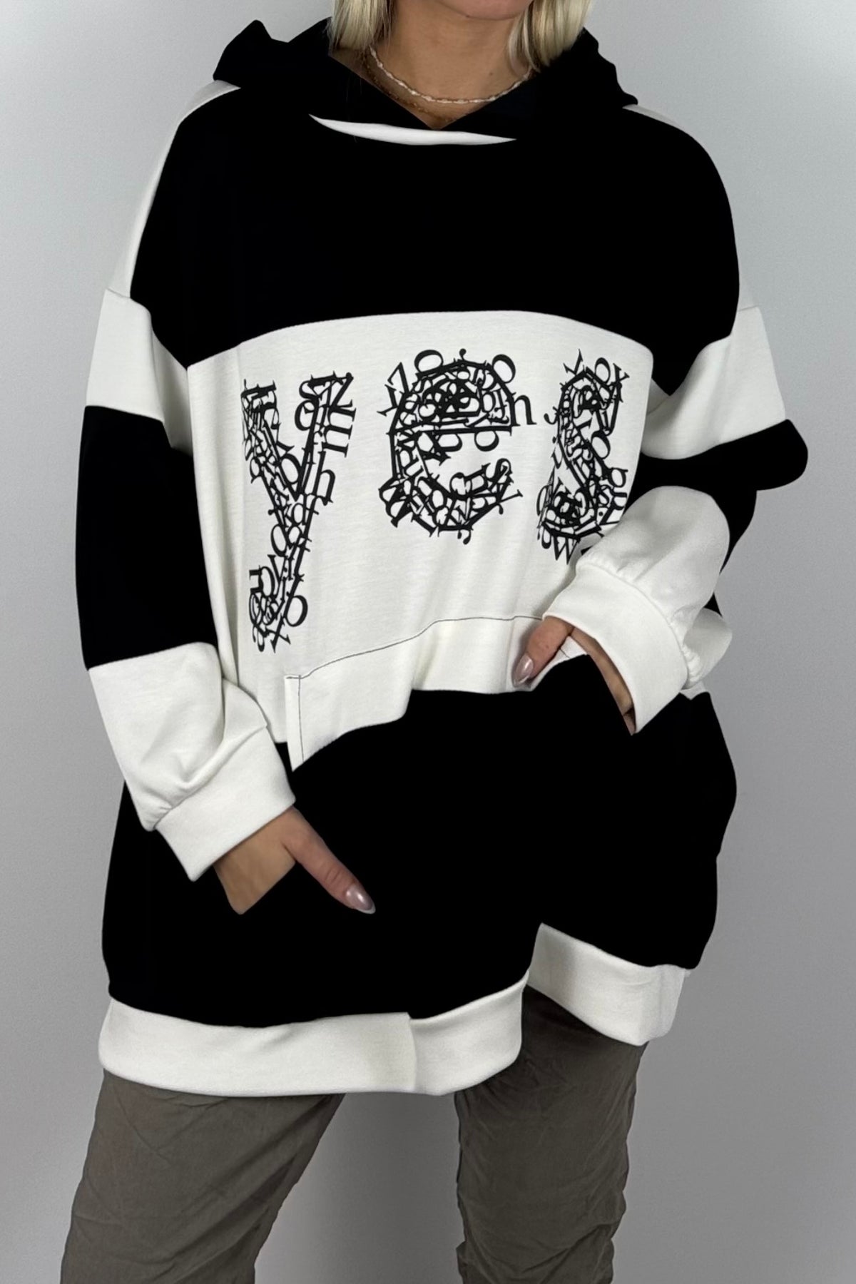 Damen Oversize-Hoodie mit Statement-Print-Schwarz
