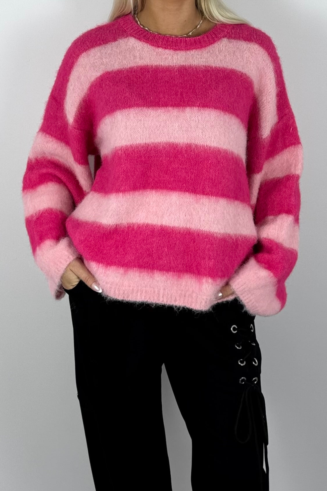 Damen Kuschelpullover gestreift –Pink