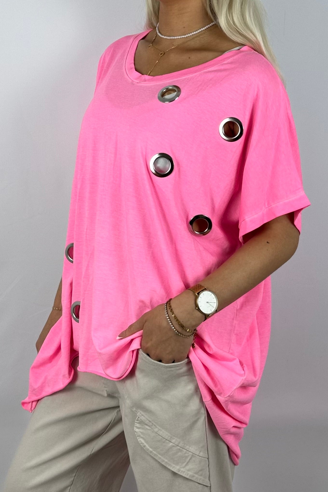 Oversize-Shirt mit dekorativen Metallösen-Neon Pink