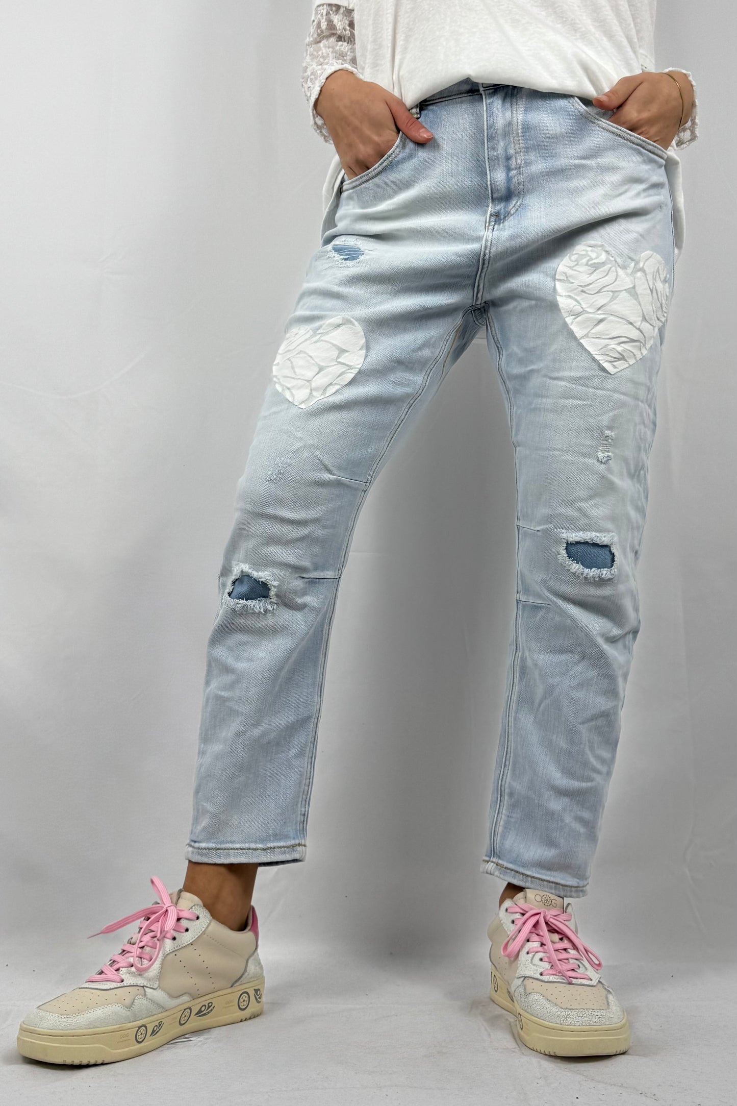 Damen Jeans mit Herz-Detail und Used-Optik