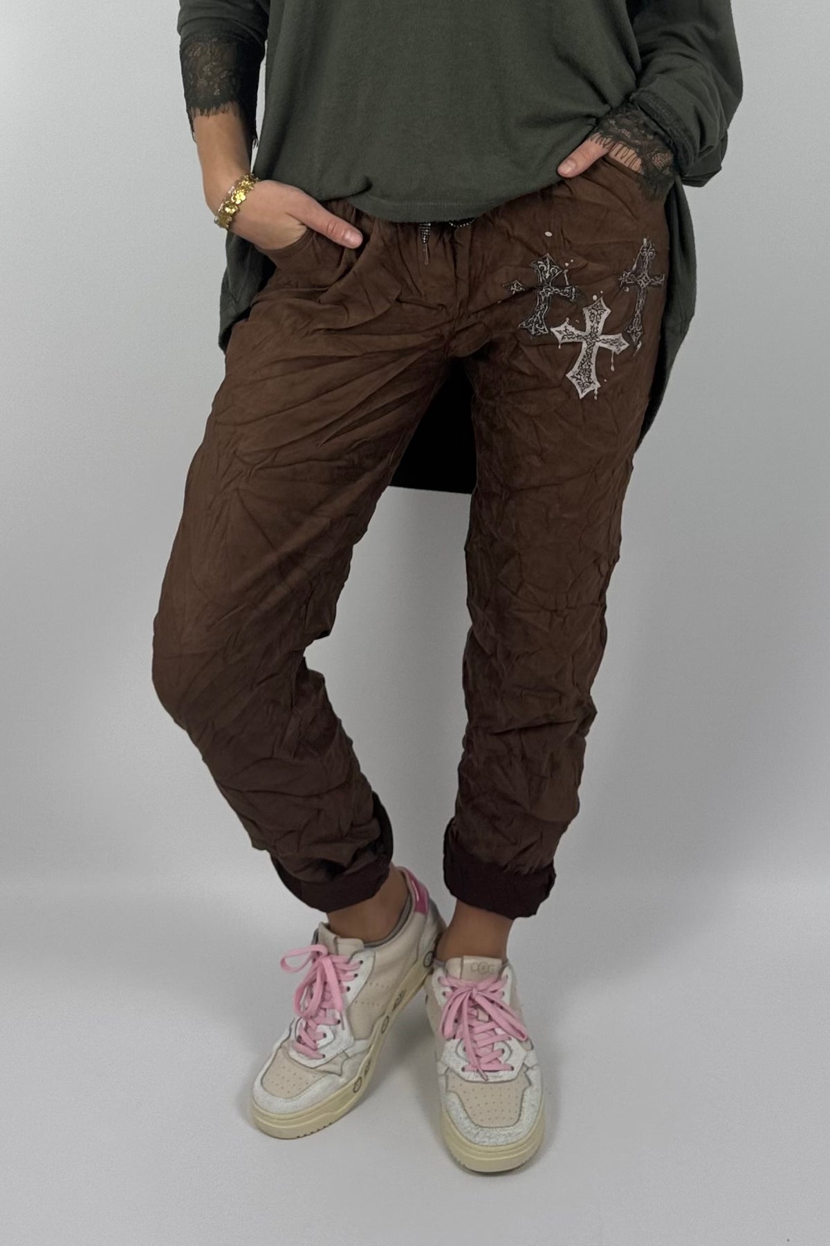 Damen Hose mit Kreuz-Details –Schoko