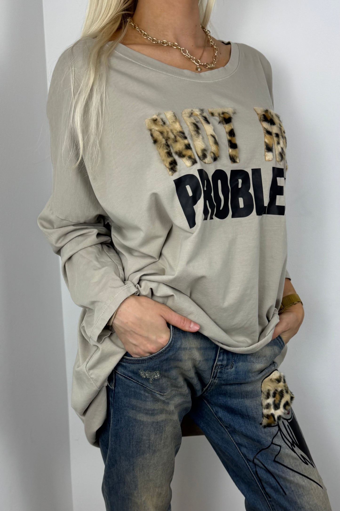Locker geschnittenes Damen-Shirt mit Statement-Print-Beige