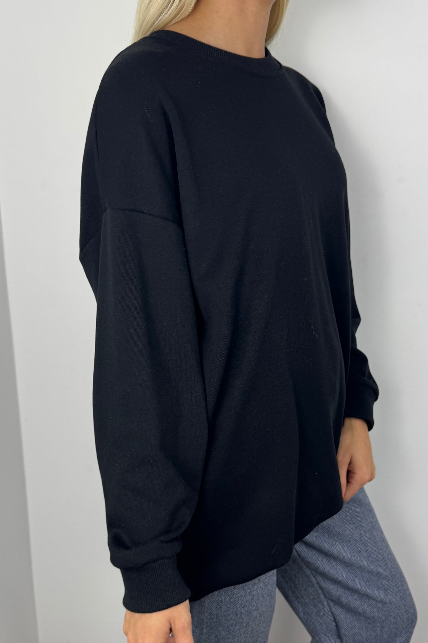Oversized Sweatshirt mit Statement-Stickerei-Schwarz