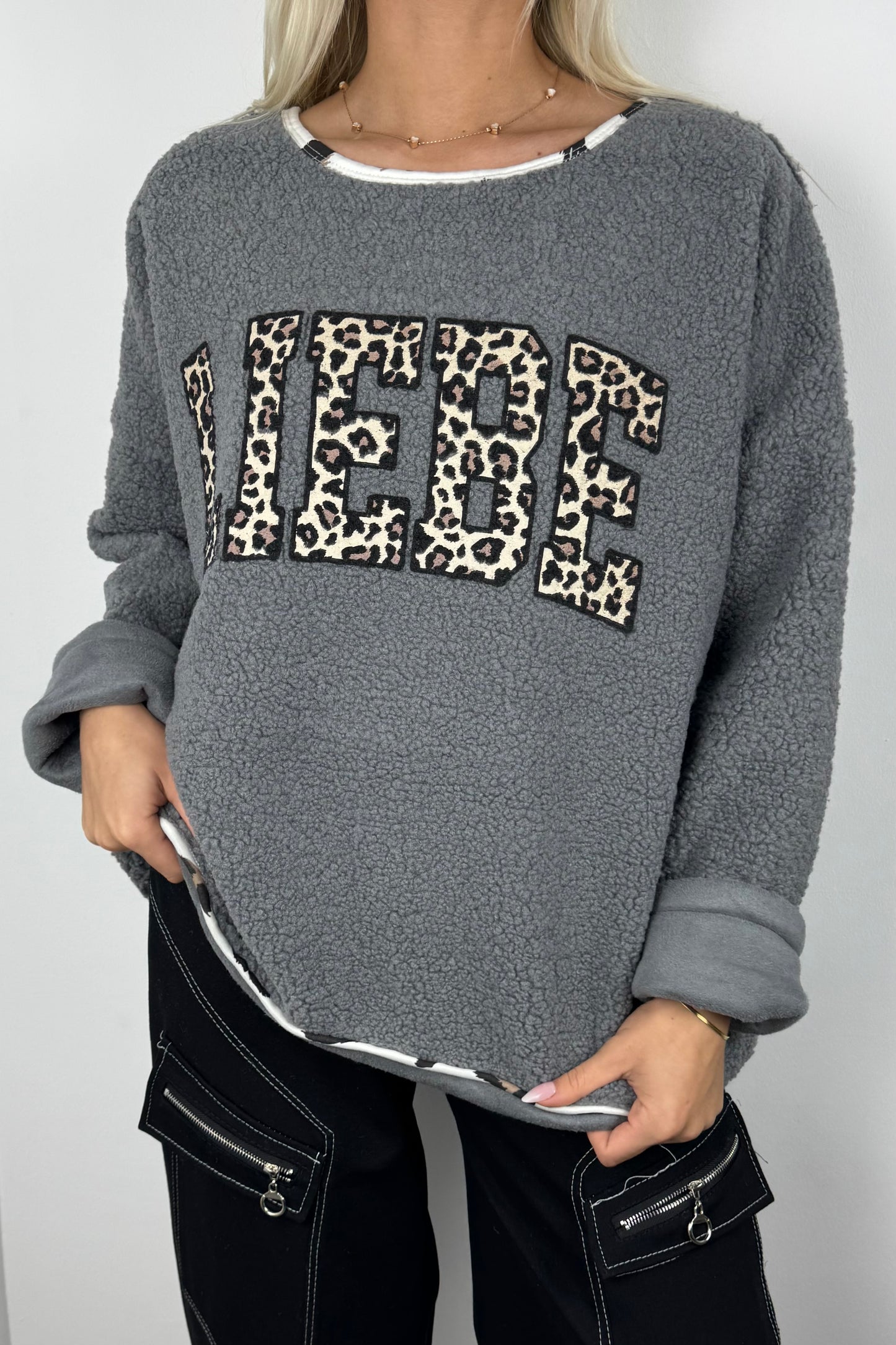 Oversize Teddy Pullover „LIEBE“ –Grau