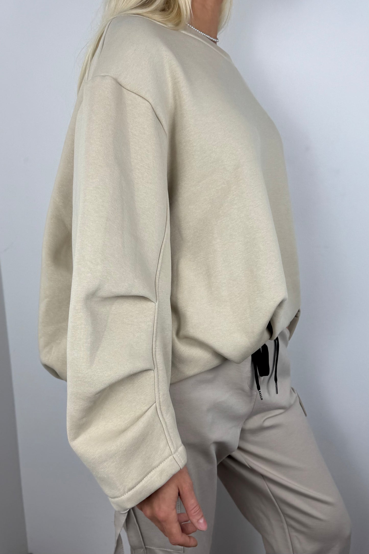 Damen Oversize Sweatshirt mit Rundhalsausschnitt –Beige