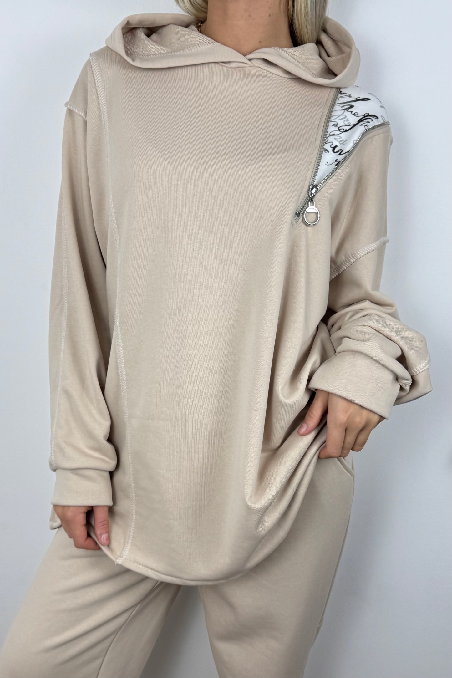 Asymmetrischer Hoodie mit Zipper -Beige