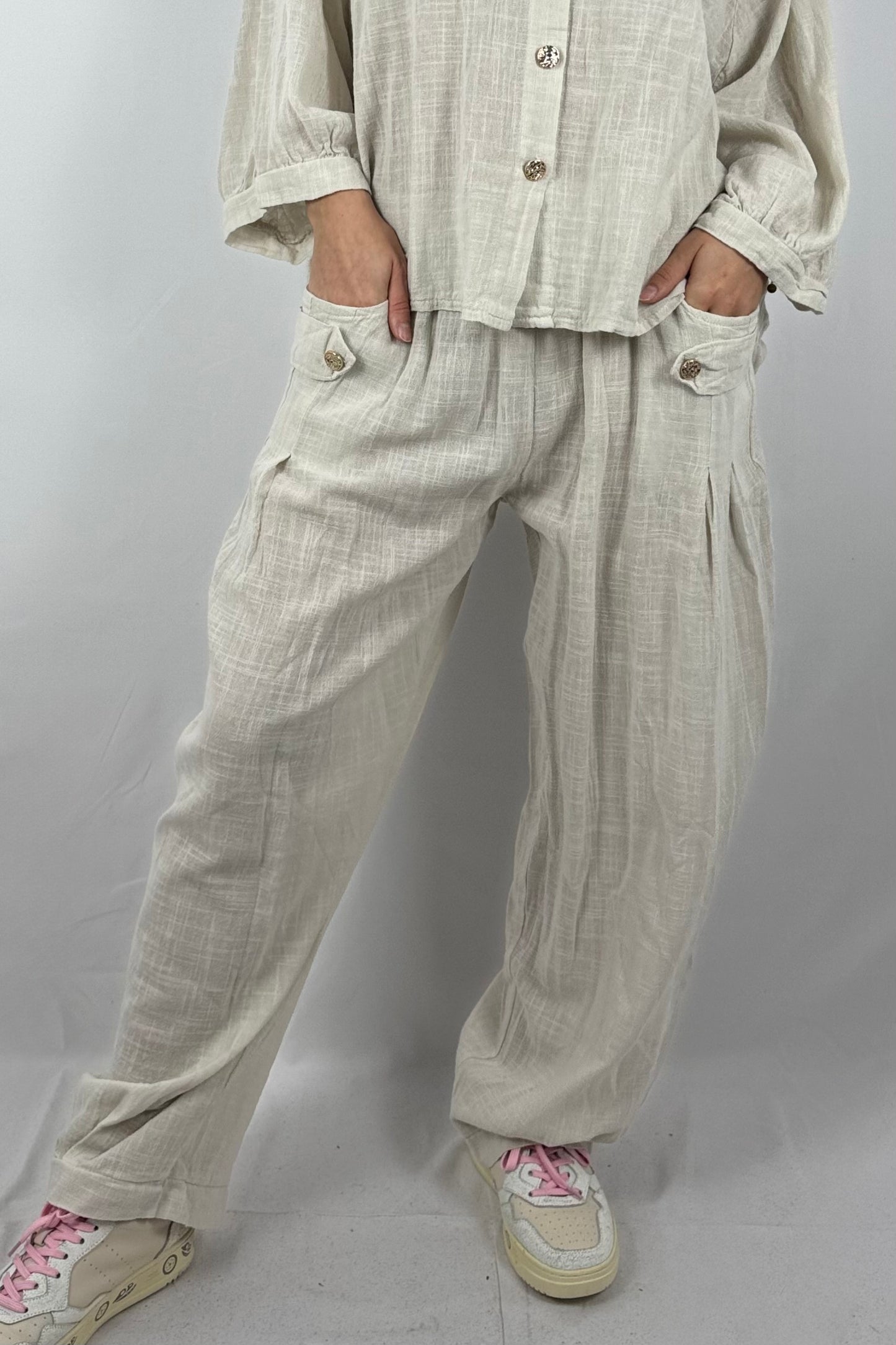 Baumwollhose mit elastischem Bund und Cargo-Taschen-Beige