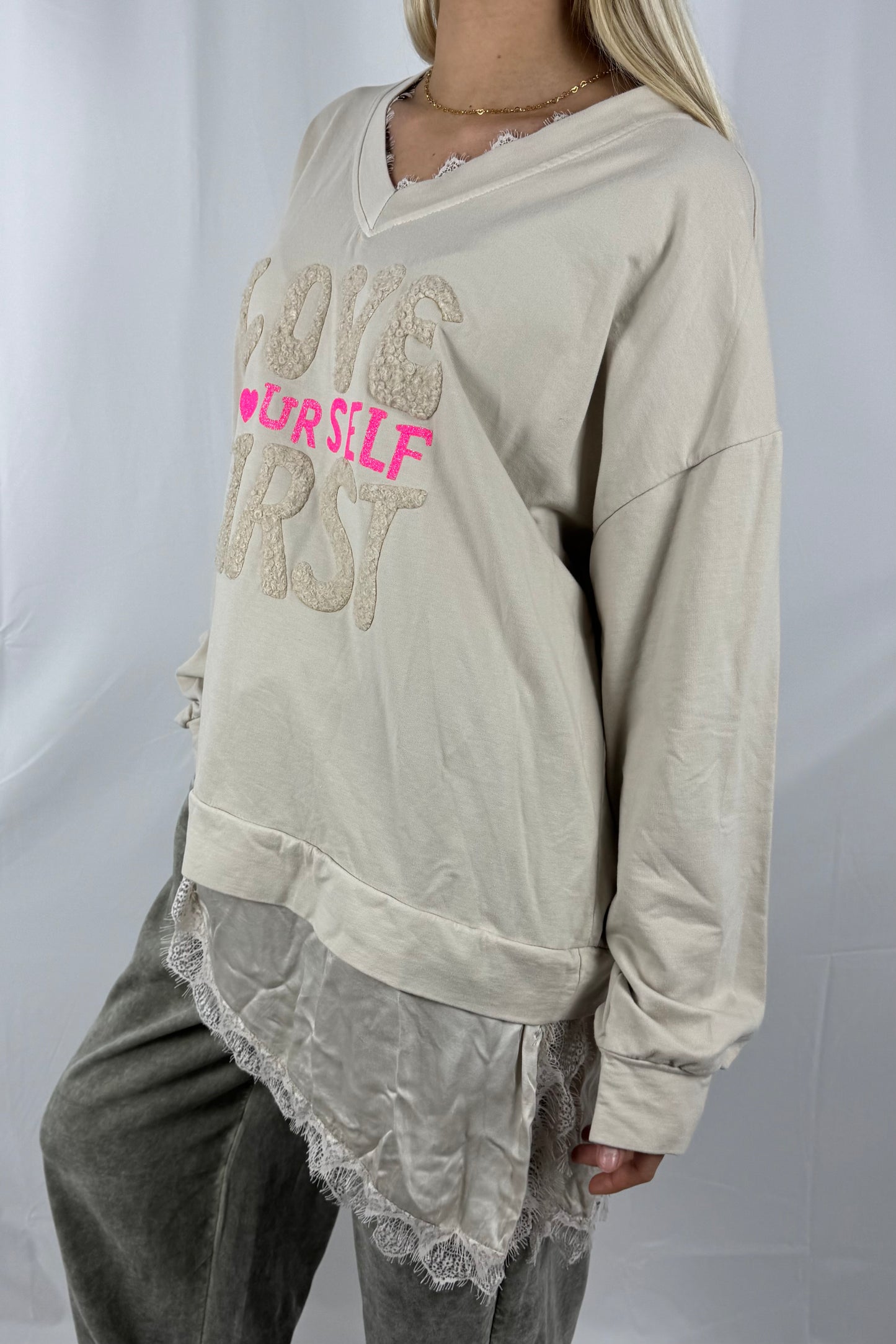 Oversize Shirt „Love Yourself First“-Beige