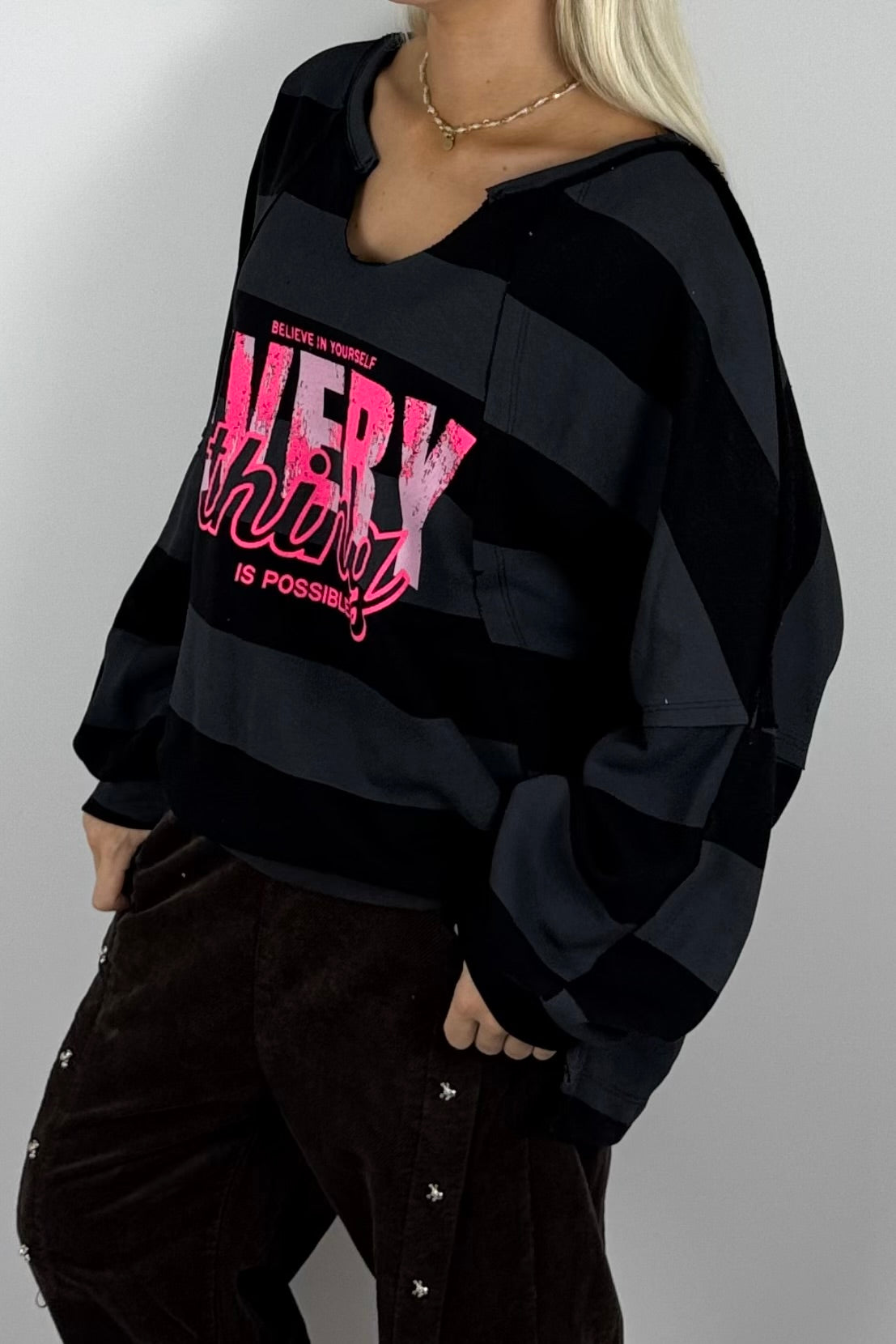 Damen Oversize Sweatshirt „EVERYTHING“ – Schwarz