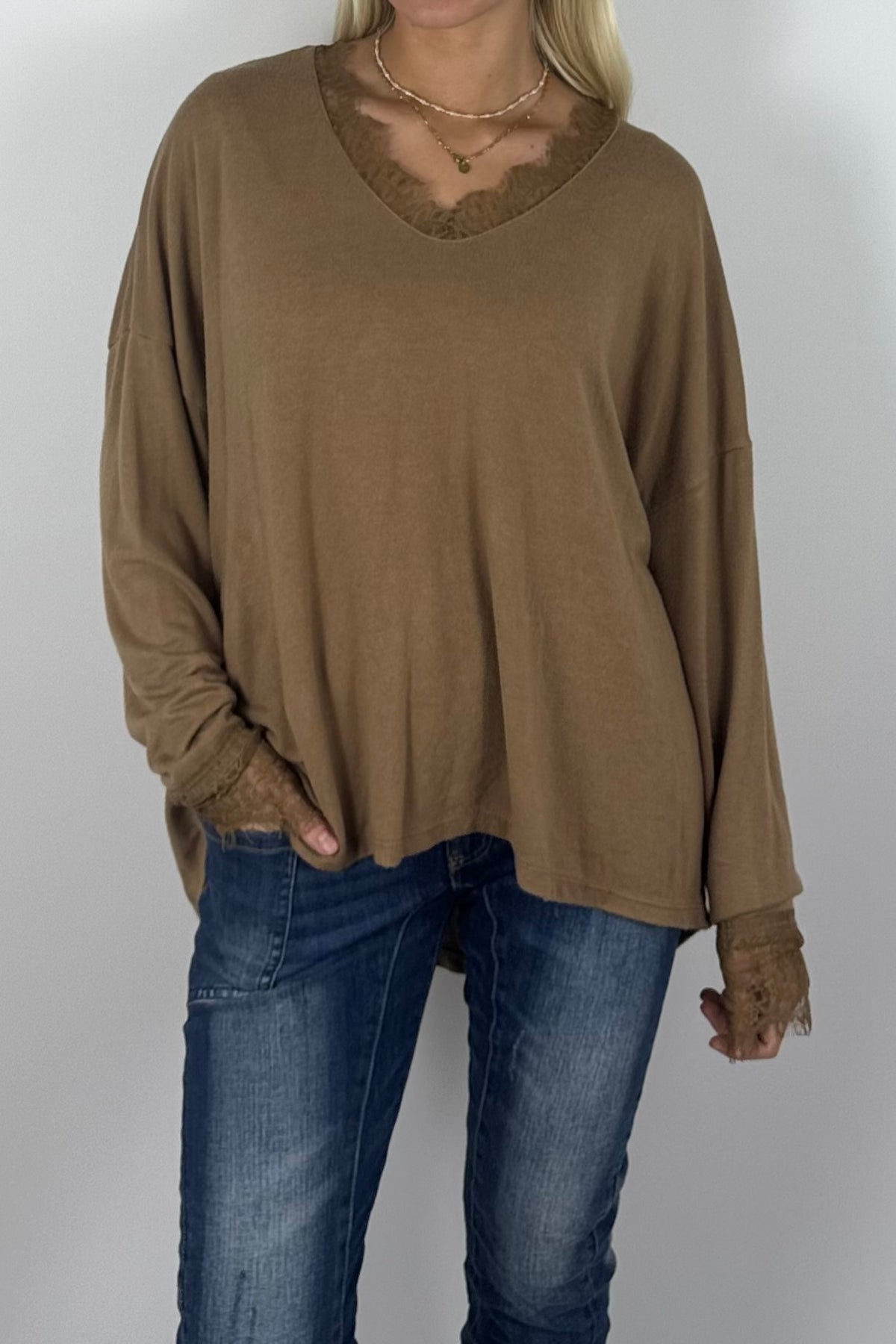 Damen Oversize Shirt mit Spitzen-Details –Kamel