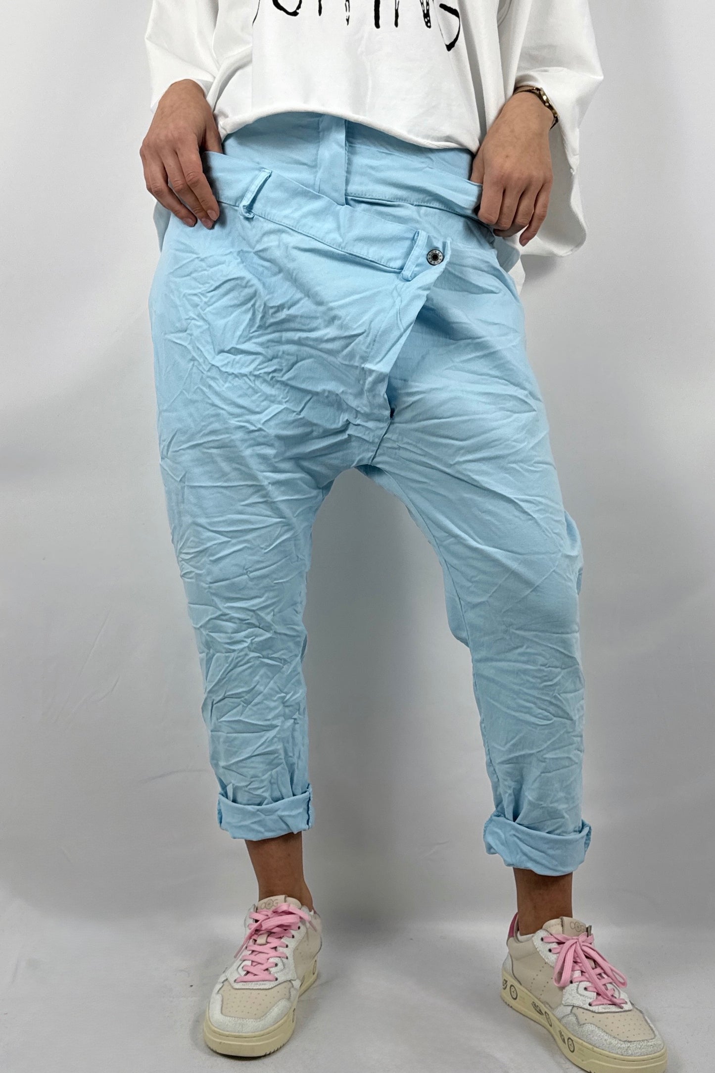 Damen Hose im Baggy Style mit Knopf Detail-Hellblau