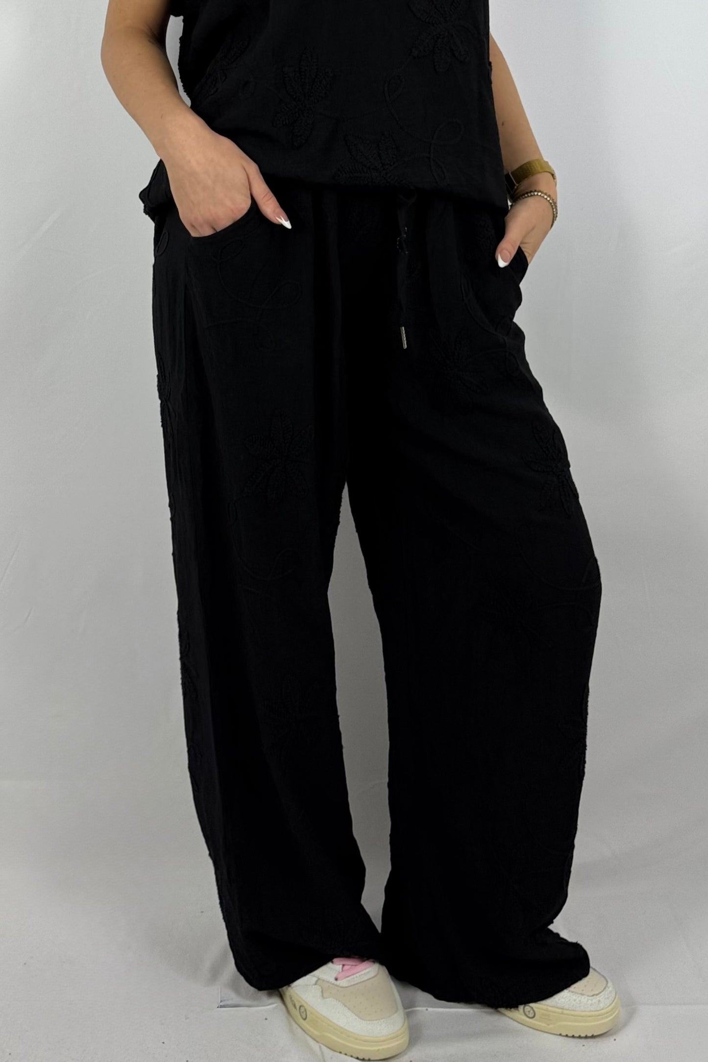 Bestickte Viskose-Hose – luftig & bequem -Schwarz
