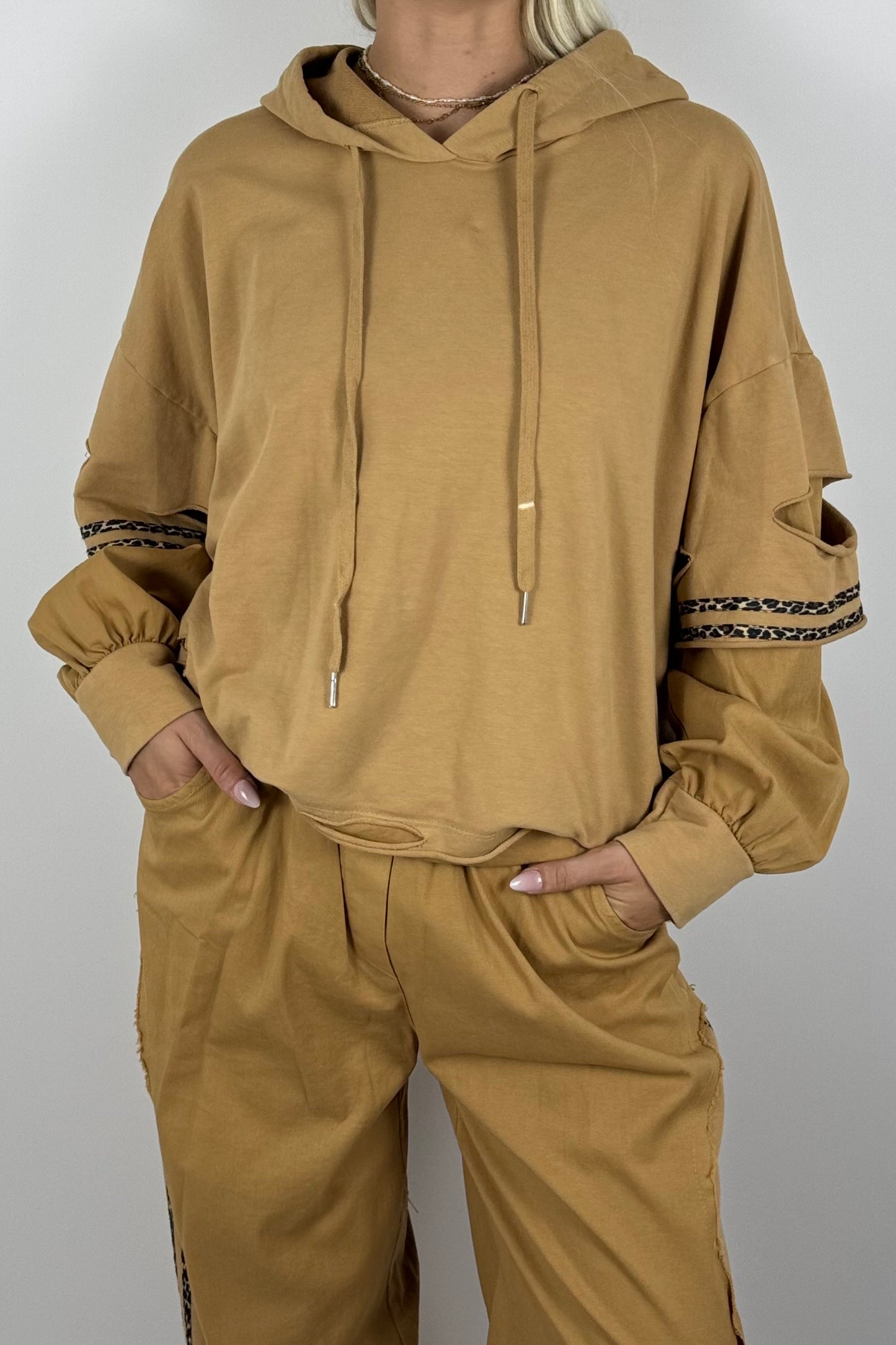 Oversize Hoodie mit Leo-Details-Kamel