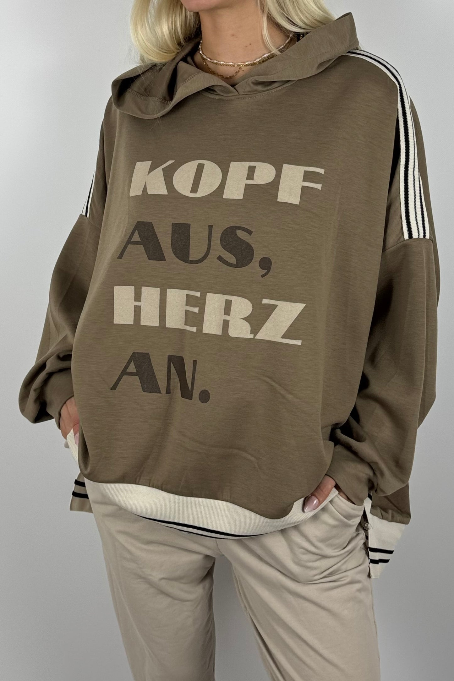 Oversize Hoodie „Kopf aus, Herz an“-Mud
