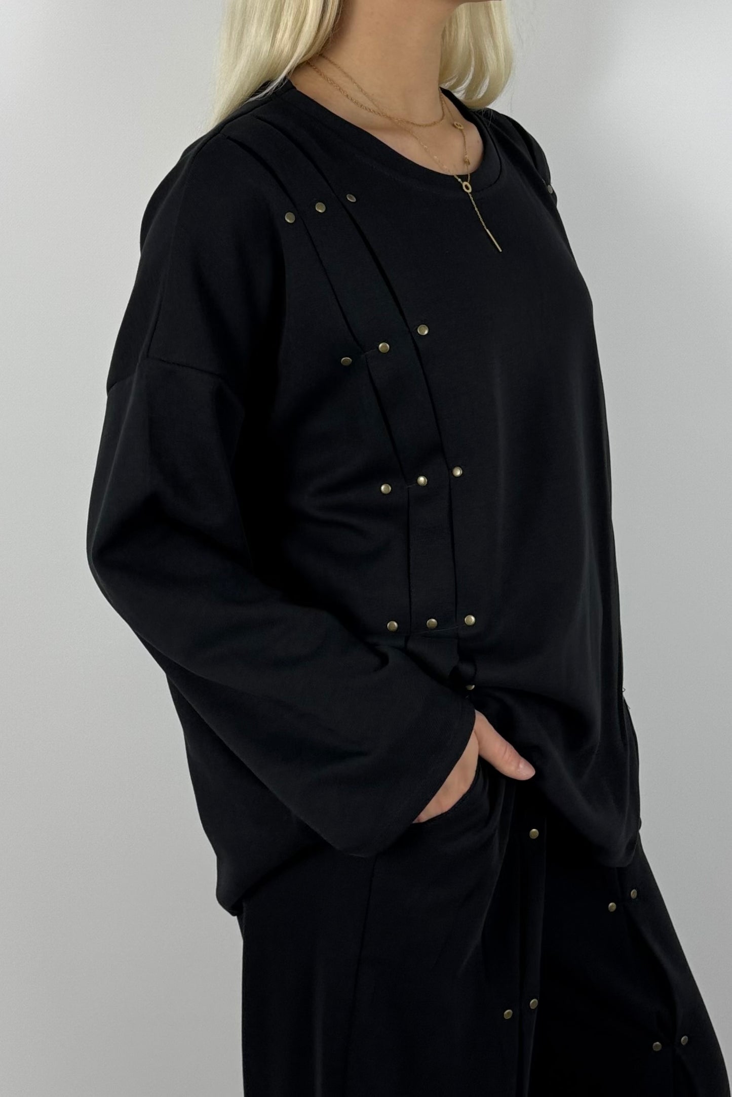 Damen Oversize Sweatshirt mit Nieten & Faltendetails – Schwarz