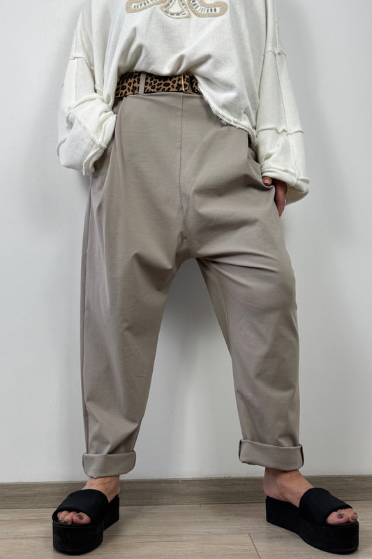 Hose mit Stretchbund und Leoparden-Gürtel