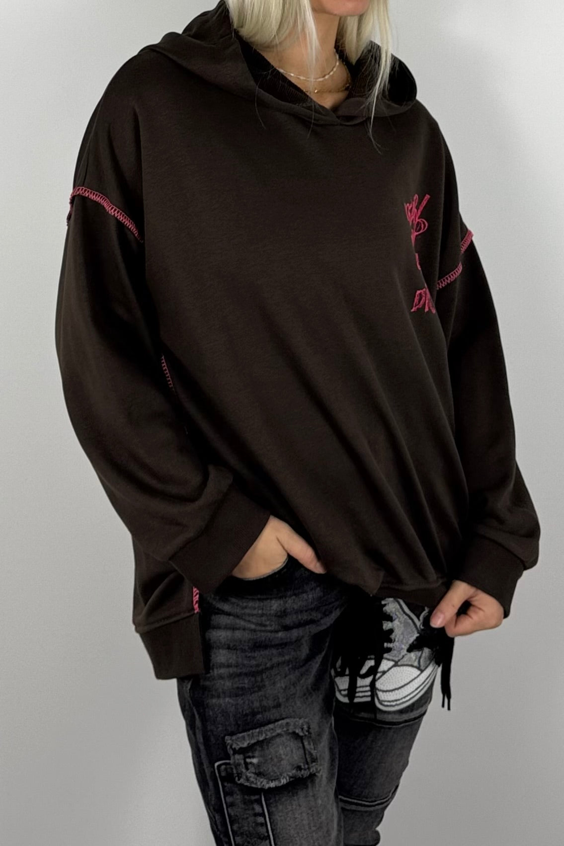 Damen-Hoodie mit Schriftprint und Ziernähten-Schoko