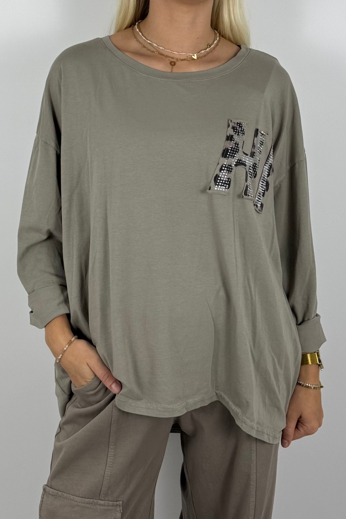 Oversize Longshirt mit Leo-Detail –Mud